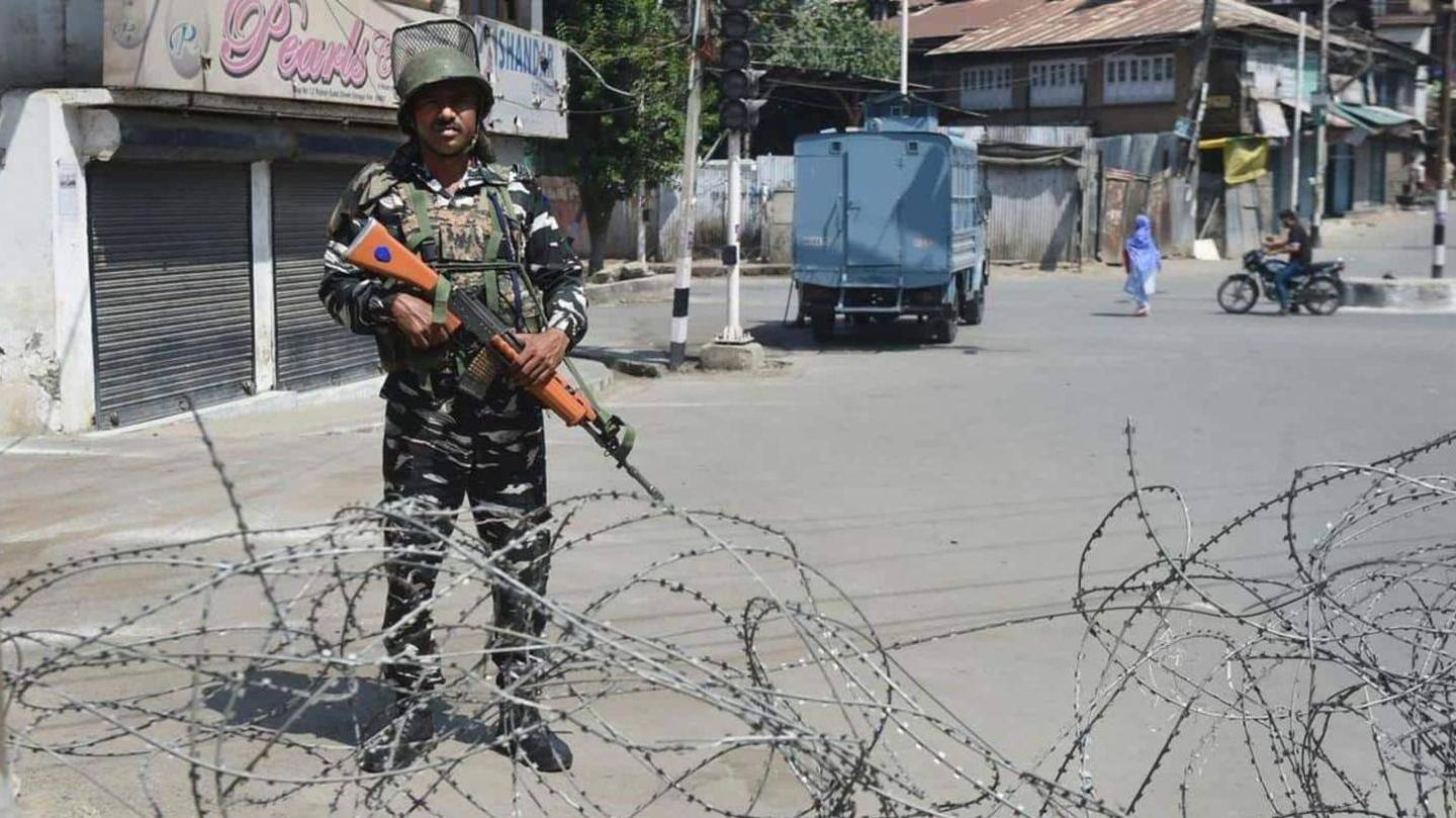 गिलानी की मौत के बाद से पूरे कश्मीर में लागू है पाबंदियां गिलानी की मौत के बाद से पूरे कश्मीर में लागू है पाबंदियां