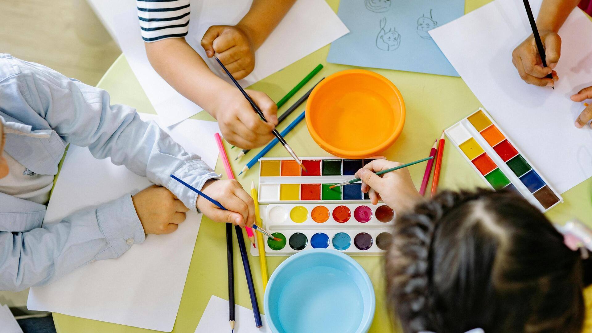 बच्चों को स्क्रीन से दूर रखने के लिए अपनाएं ये 5 कला गतिविधियां