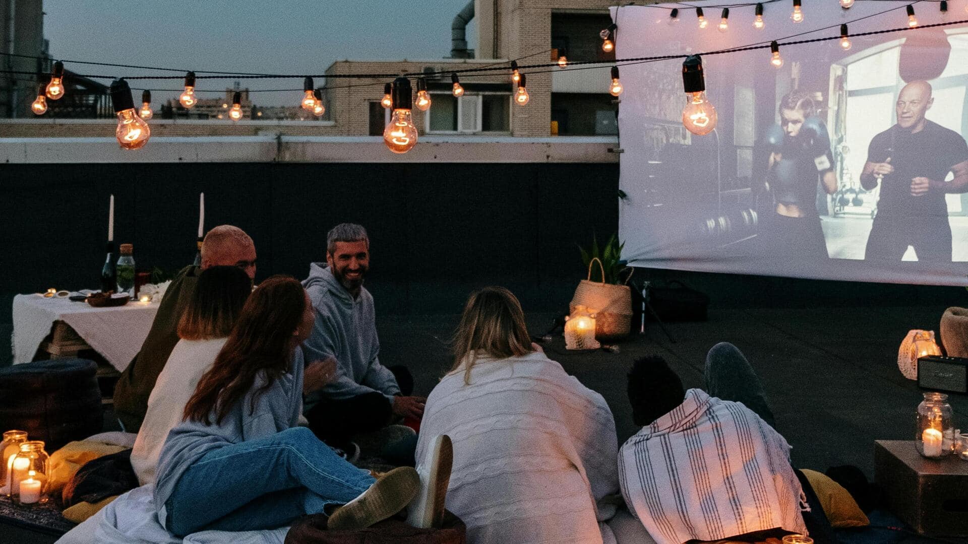 मूवी नाइट को खास और यादगार बनाना चाहते हैं? अपनाएं ये तरीके