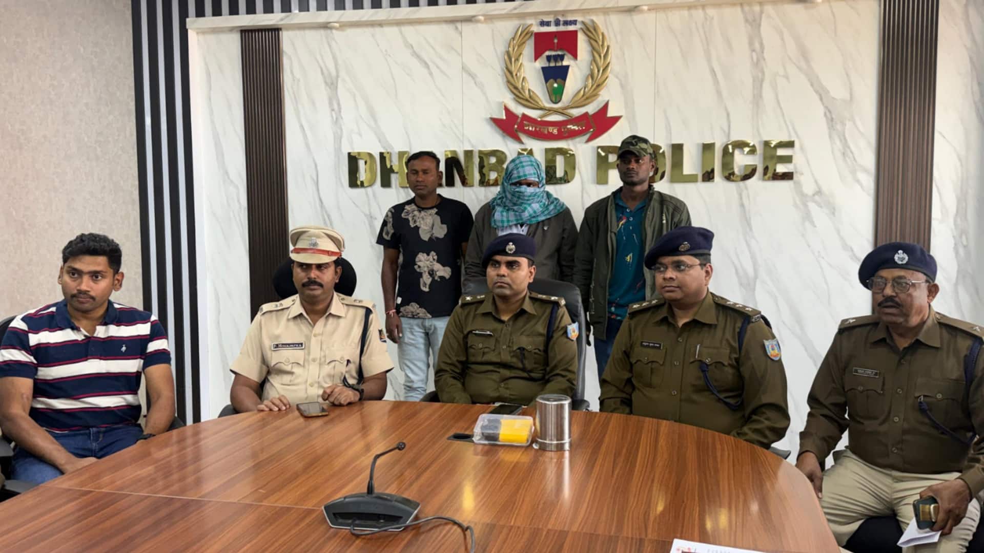 ओडिशा में बैंक से 5 करोड़ का सोना लूटने वाले 2 आरोपी झारखंड से गिरफ्तार