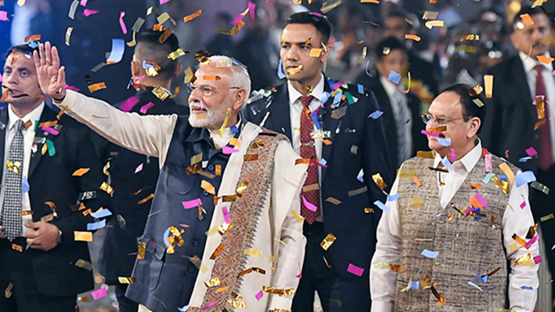 बिहार चुनाव परिणाम के बाद प्रधानमंत्री मोदी भाजपा कार्यालय पहुंचे, कहा- बिहारियों ने गर्दा उड़ा दिया