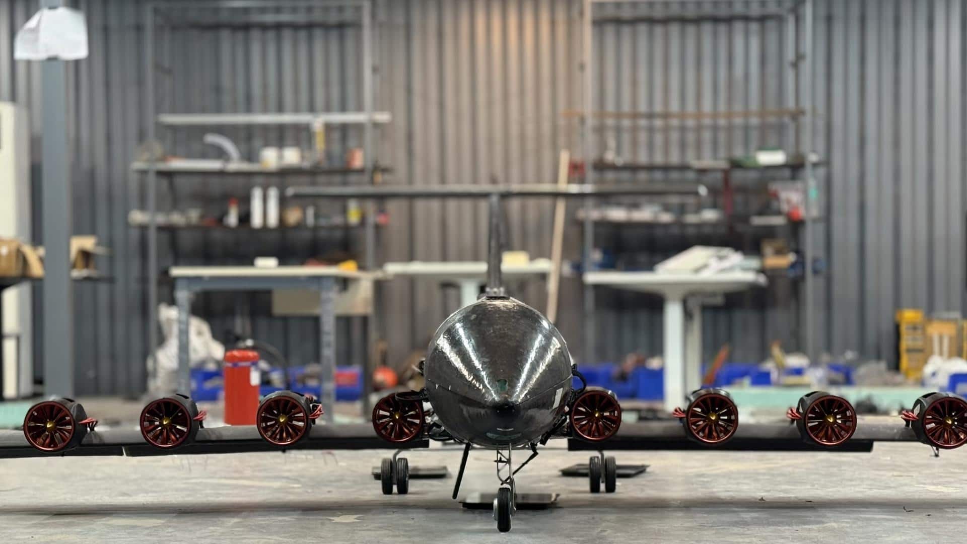 दीपिंदर गोयल ने LAT एयरोस्पेस के पहले इलेक्ट्रिक फिक्स्ड-विंग ड्रोन का किया अनावरण 