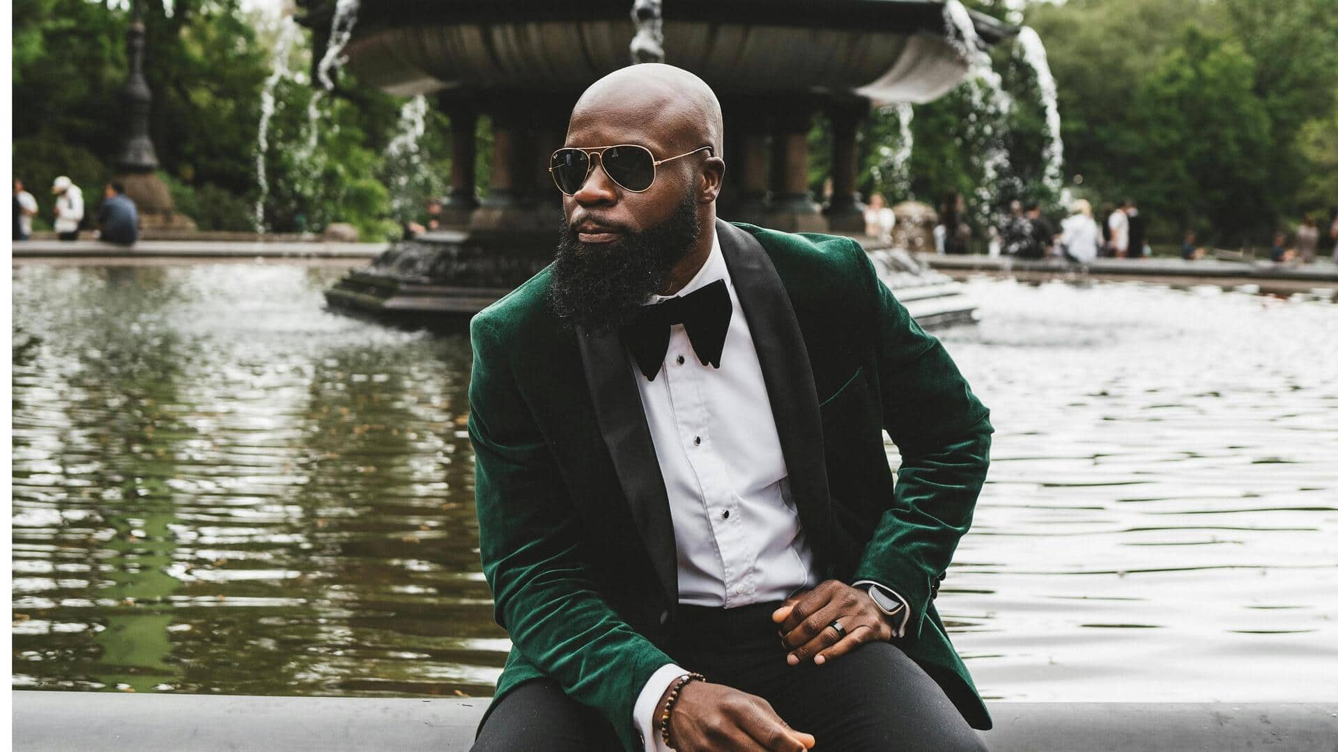 सर्दियों में इस तरह से स्टाइल करें वेलवेट ब्लेजर, दिखेंगे बेहद आकर्षक