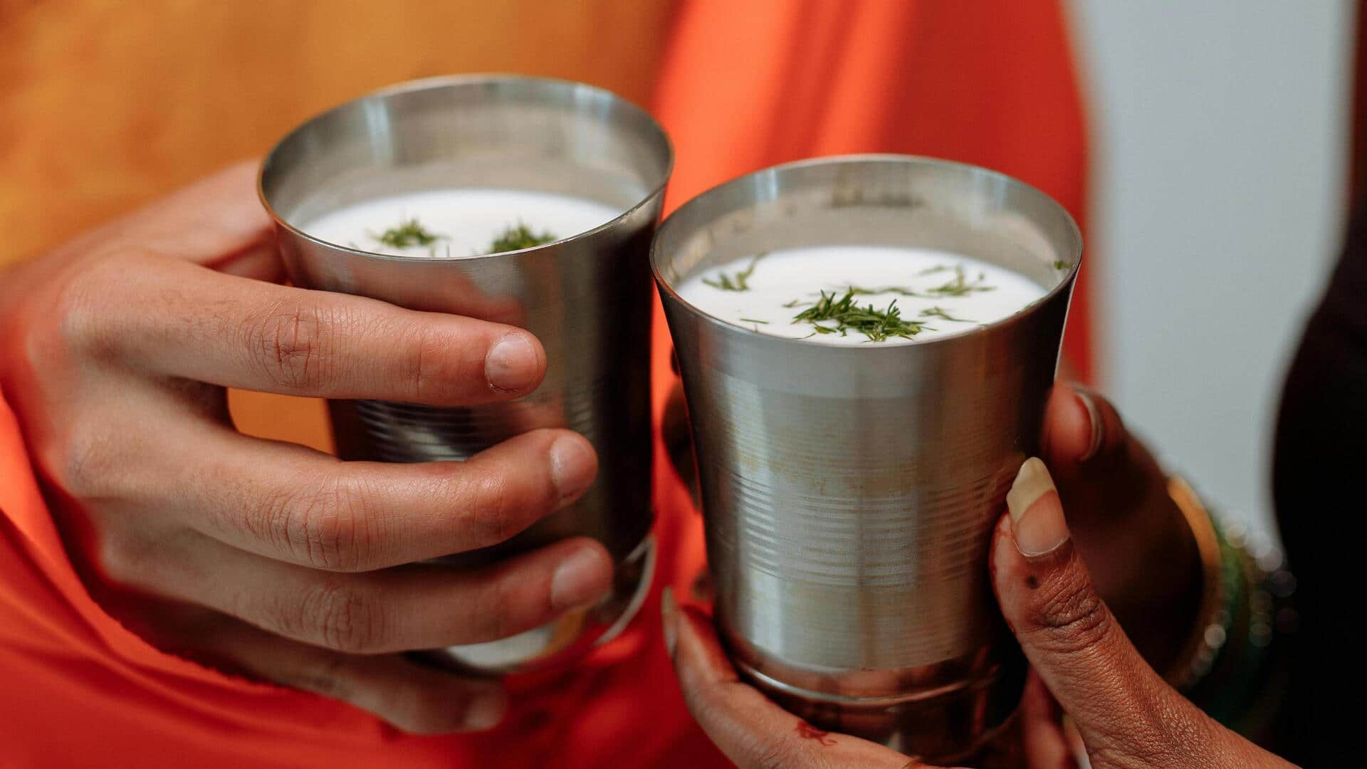 पानी के अलावा इन 5 पेय का करें सेवन, हाइड्रेशन की समस्या से रहेंगे दूर