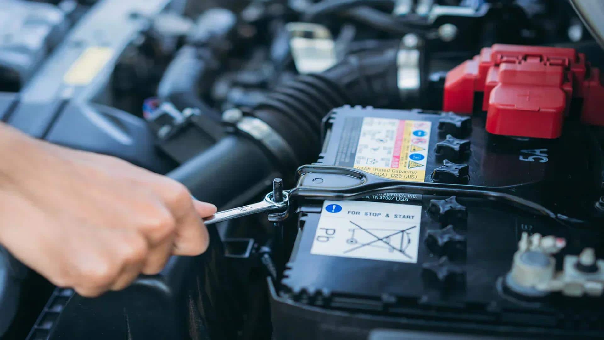 कार की बैटरी जल्दी खराब क्यों होती है? जानिए इसके पीछे के कारण