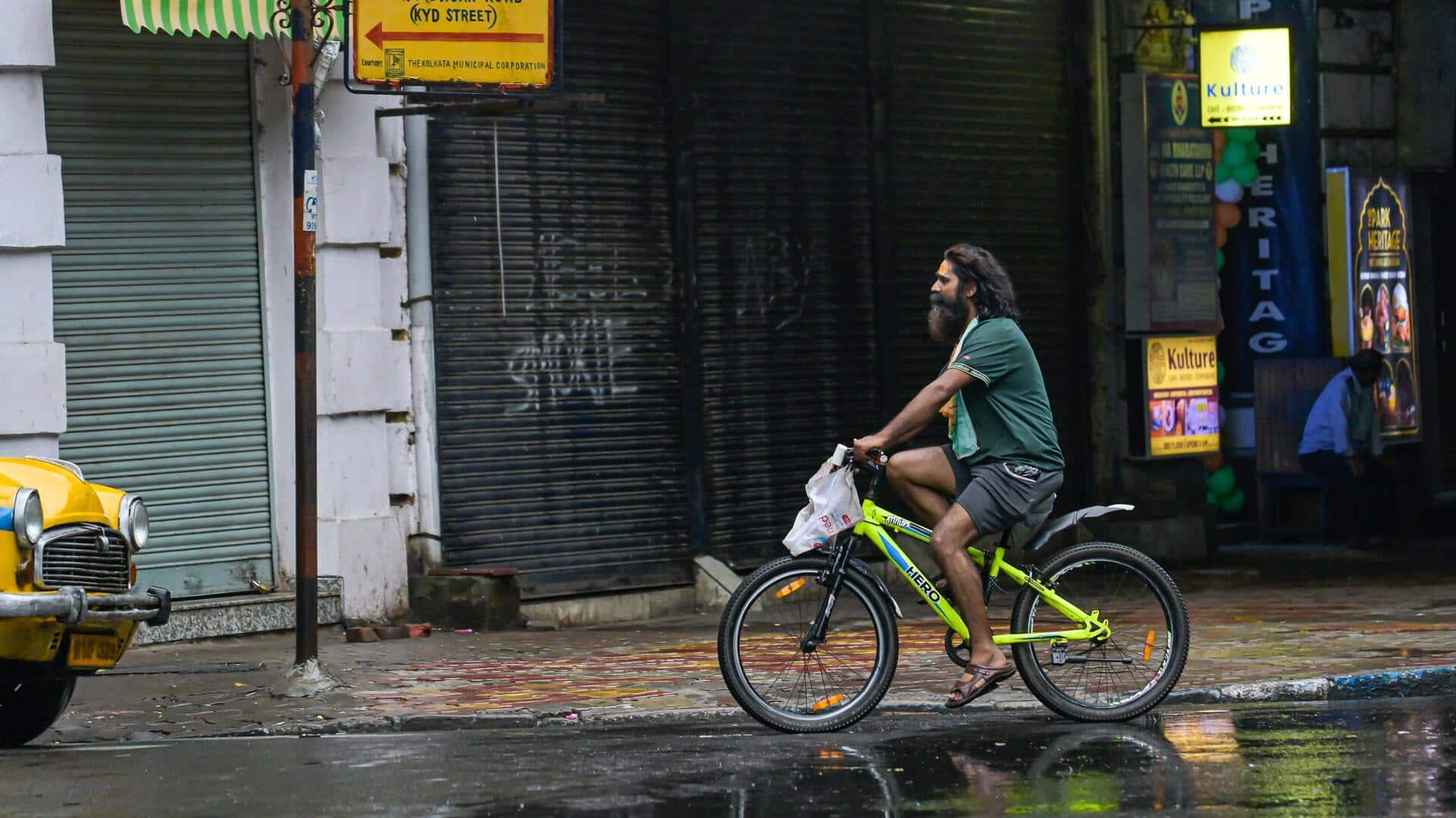 बारिश के बाद सड़क पर फिसलन का डर? इन 5 बातों का रखें ध्यान