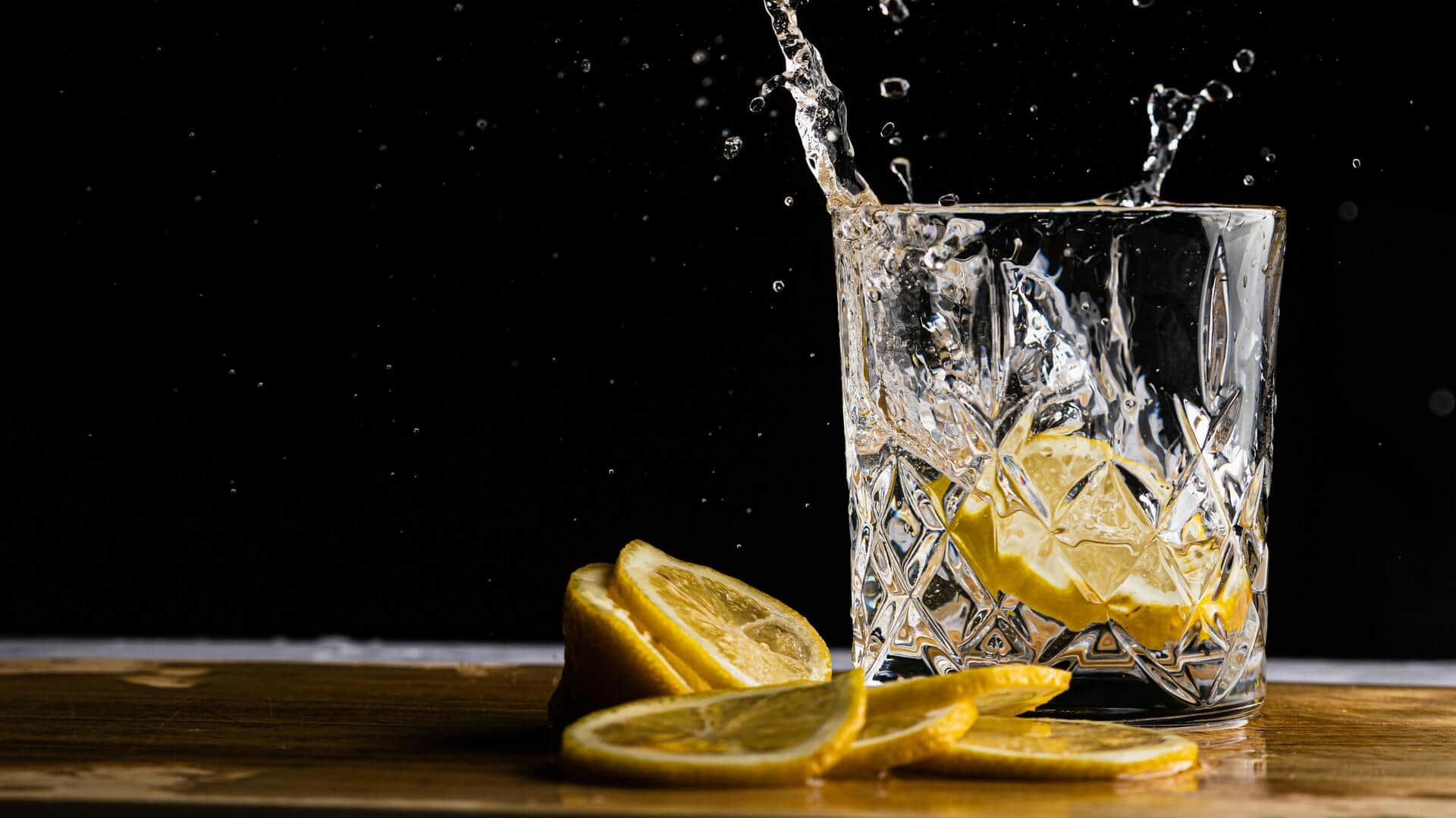 सुबह उठते ही पिएं ये 5 स्वास्थ्यवर्धक पेय, शरीर को मिल सकती है ऊर्जा