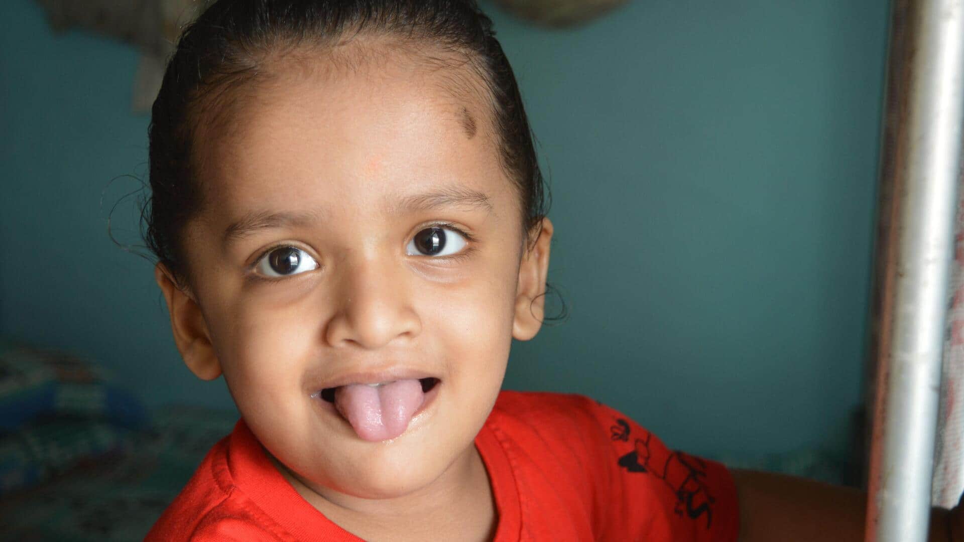 जीभ की सफाई को आसान बनाने के लिए अपनाएं ये 5 आदतें
