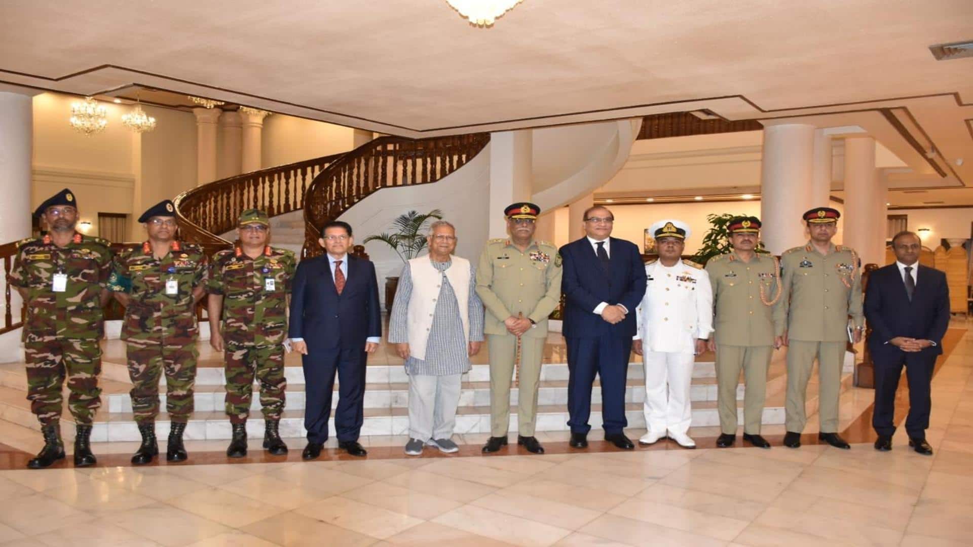 पाकिस्तानी जनरल ने की मोहम्मद यूनुस से मुलाकात, भारत के लिए क्या हैं इसके मायने?