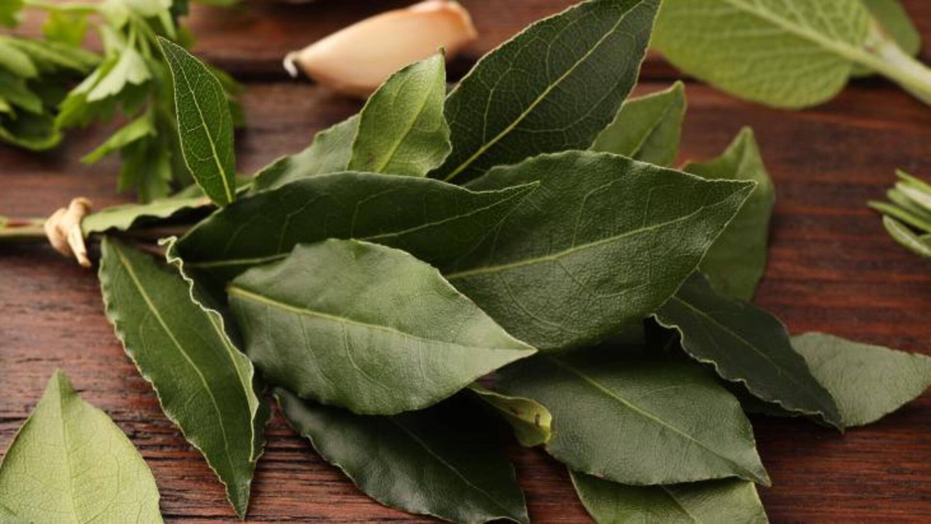 कई पोषक तत्वों से समृद्ध होता है तेजपत्ता, जानें इसे डाइट में शामिल करने के तरीके