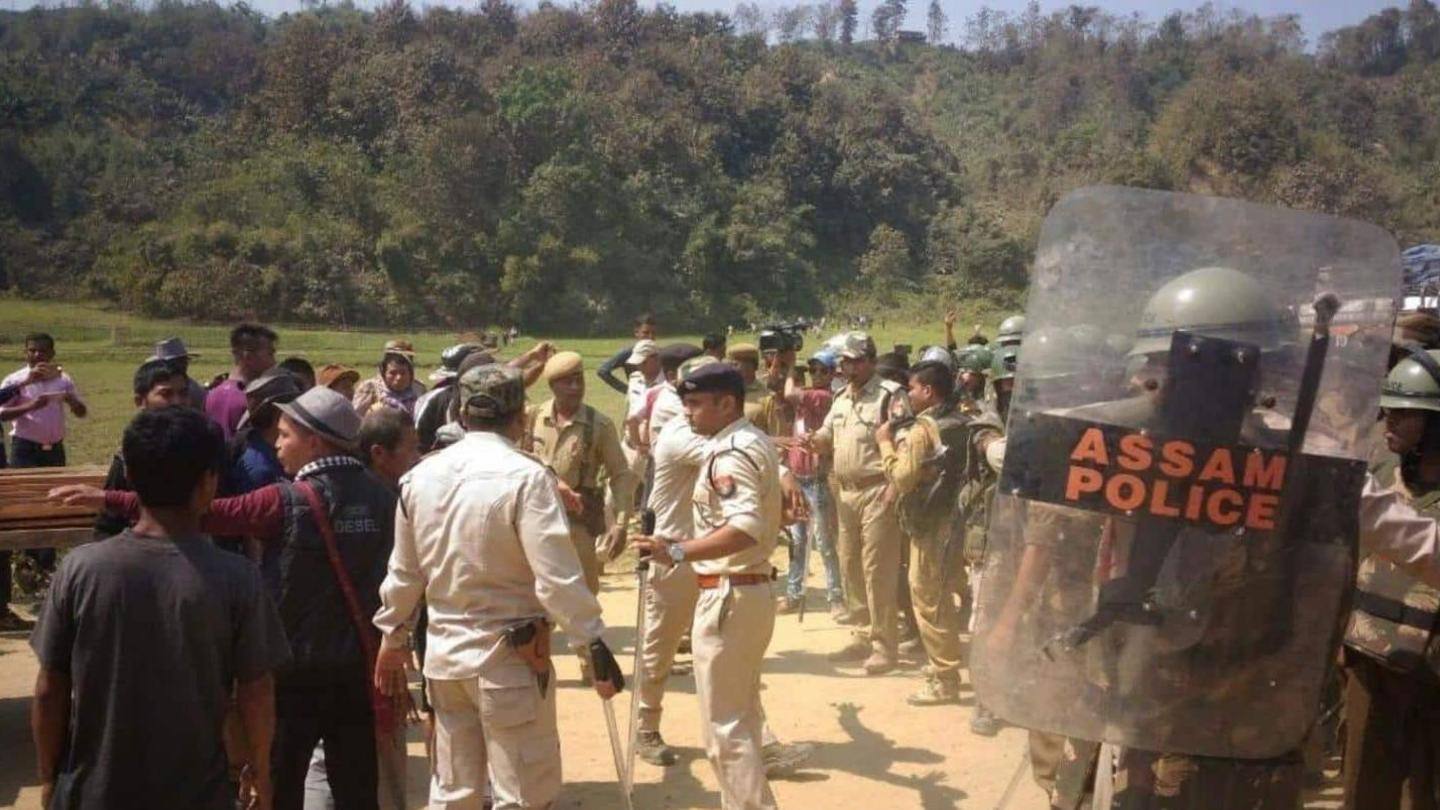 सोमवार को भड़की हिंसा में मरे थे असम पुलिस के छह जवान सोमवार को भड़की हिंसा में मरे थे असम पुलिस के छह जवान