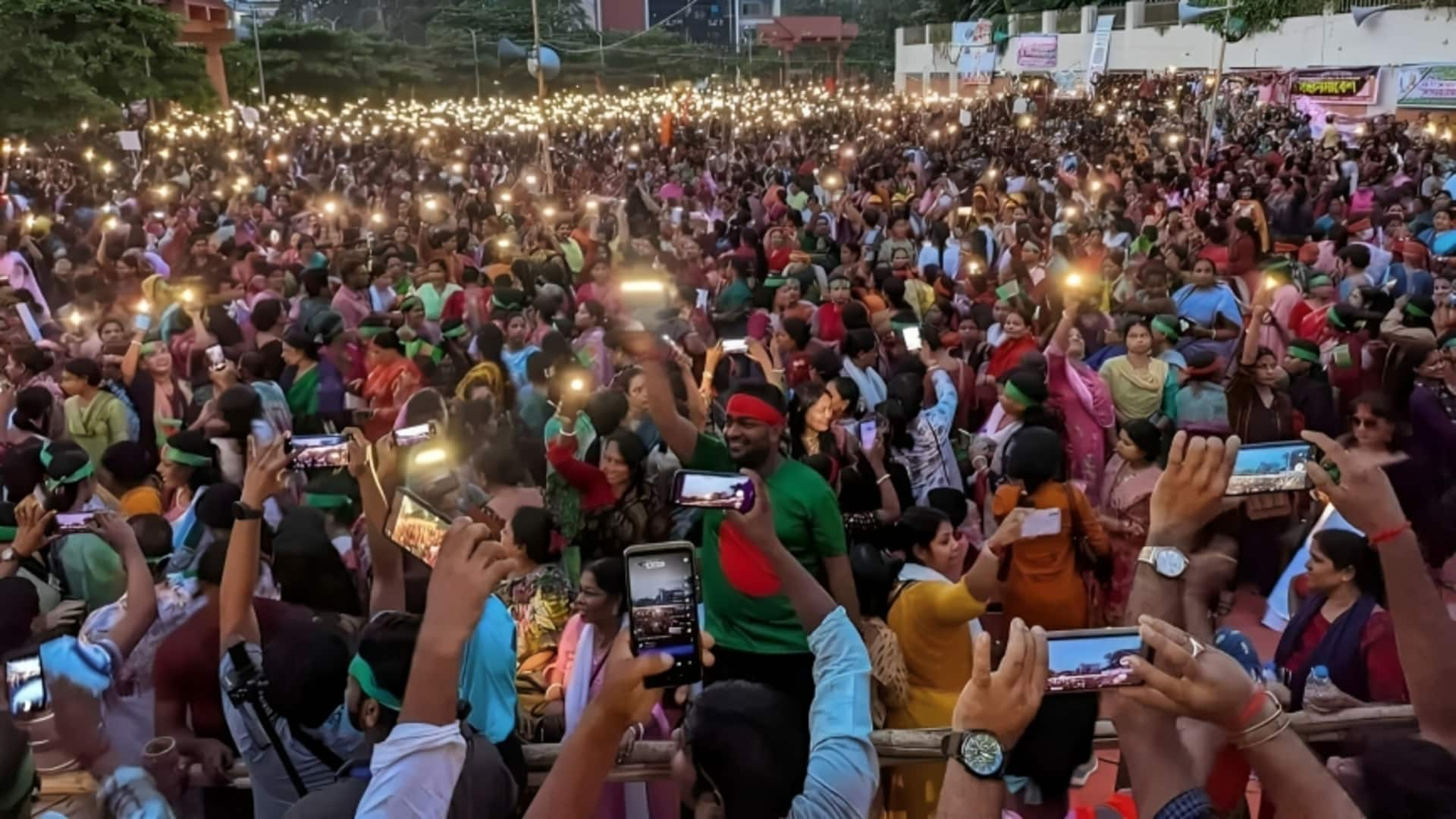 बांग्लादेश के चटगांव में हिंसक झड़प के बीच 3 हिंदू मंदिरों में तोड़फोड़, जानिए कारण