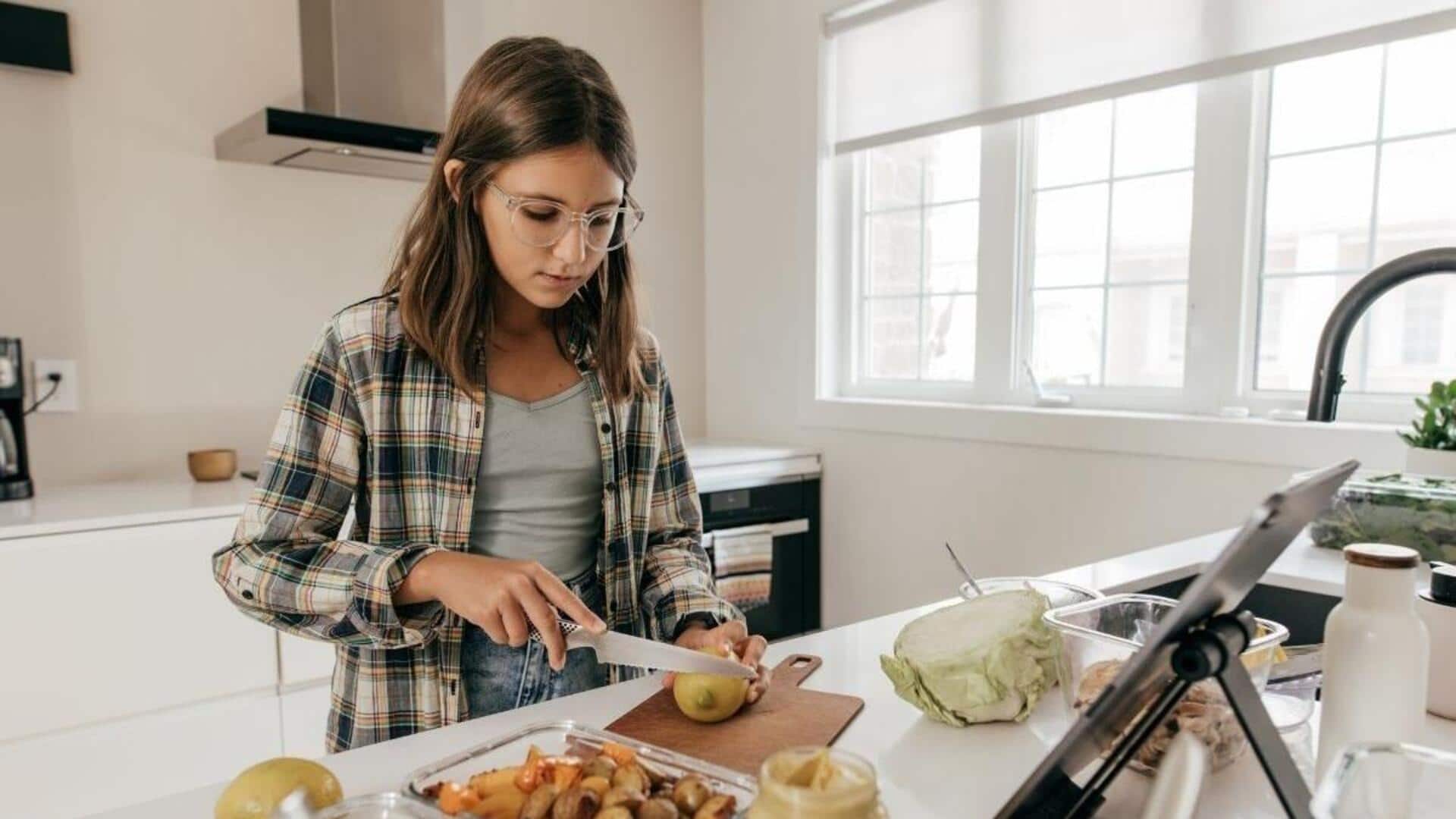 रसोई में काम आएंगे ये 4 हैक्स, शुरुआती रसोइयों के लिए है बेहद उपयोगी