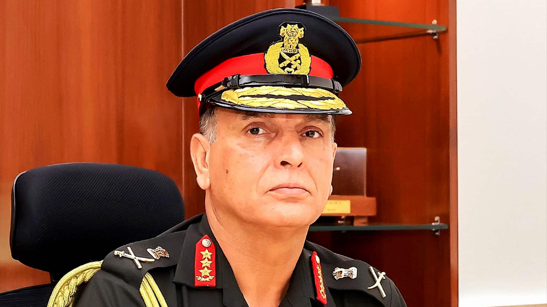 कौन हैं जनरल धीरज सेठ, जो बने भारत के नए सेना प्रमुख?