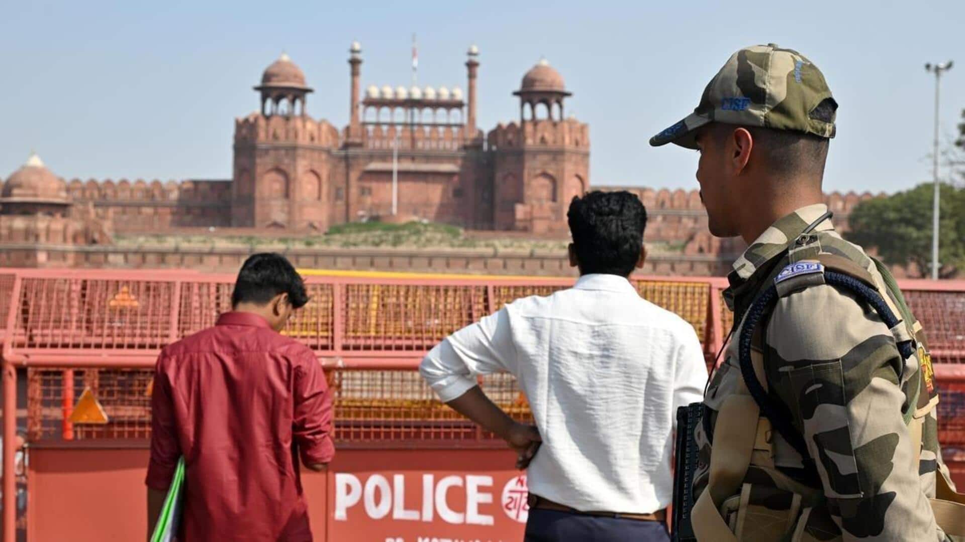 स्वतंत्रता दिवस से पहले लाल किला और एयरपोर्ट समेत कई जगह बम से उड़ाने की धमकी