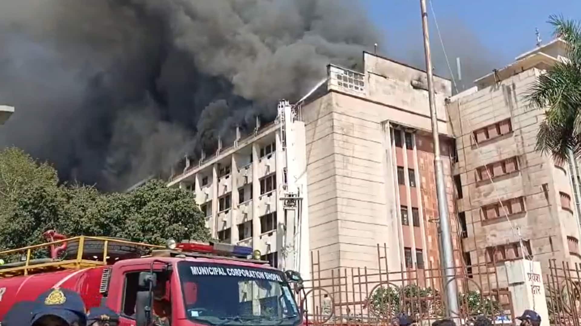 मध्य प्रदेश सचिवालय में लगी आग, मुख्यमंत्री ने दिए जांच के आदेश