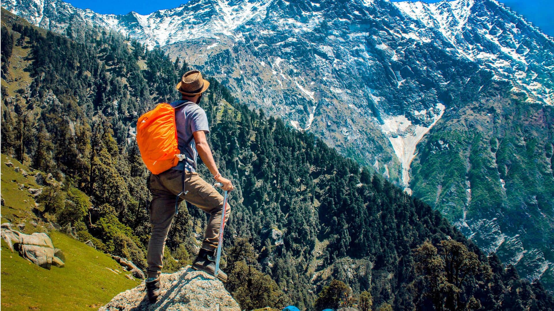 ट्रेकिंग करने वाले लोगों के पास होनी चाहिए ये चीजें, सुरक्षित यात्रा के लिए हैं जरूरी