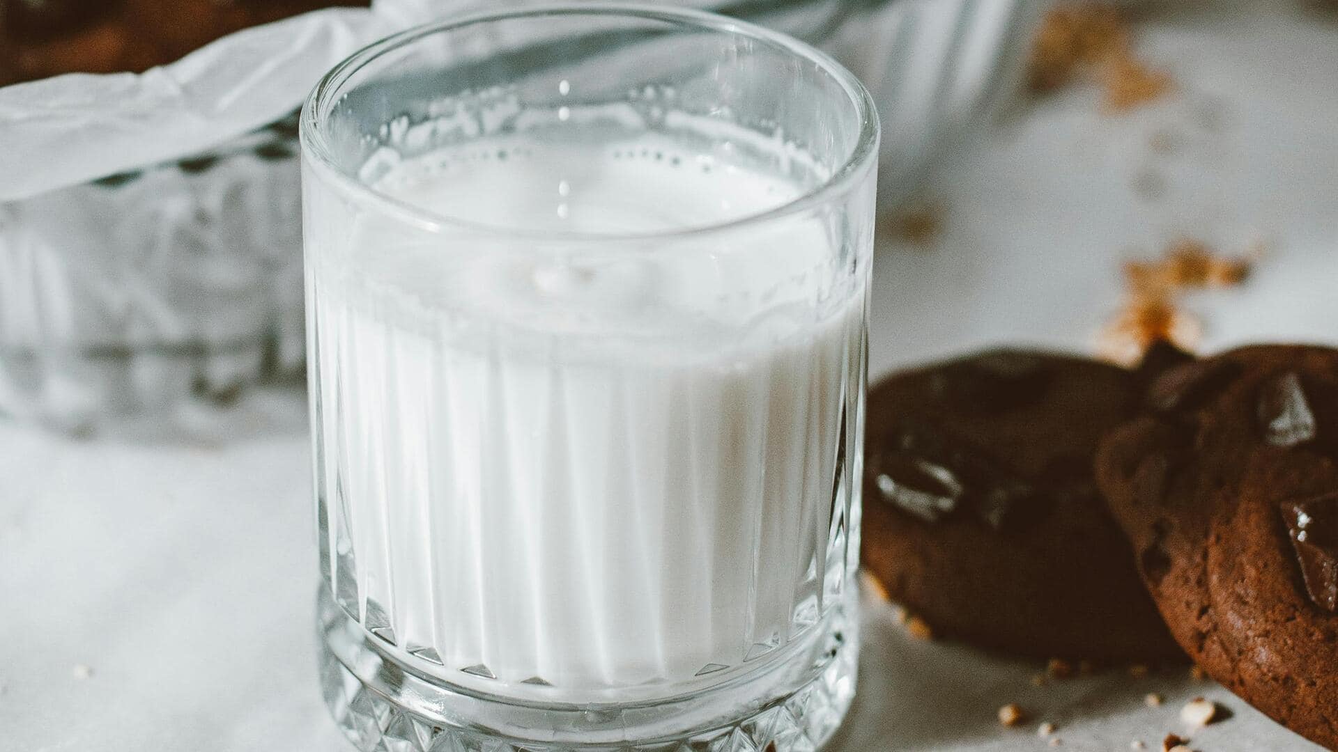 ऊंटनी के दूध का सेवन कई गंभीर समस्याओं से कर सकता है बचाव, जानें इसके फायदे