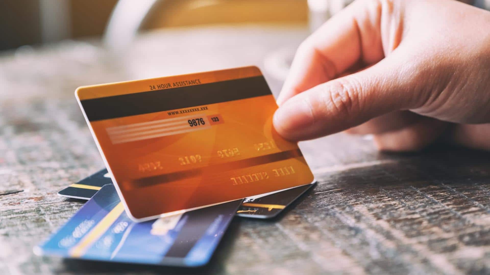 क्रेडिट कार्ड का उपयोग पूरी तरह बंद करने पर क्रेडिट स्कोर पर क्या पड़ता है असर?