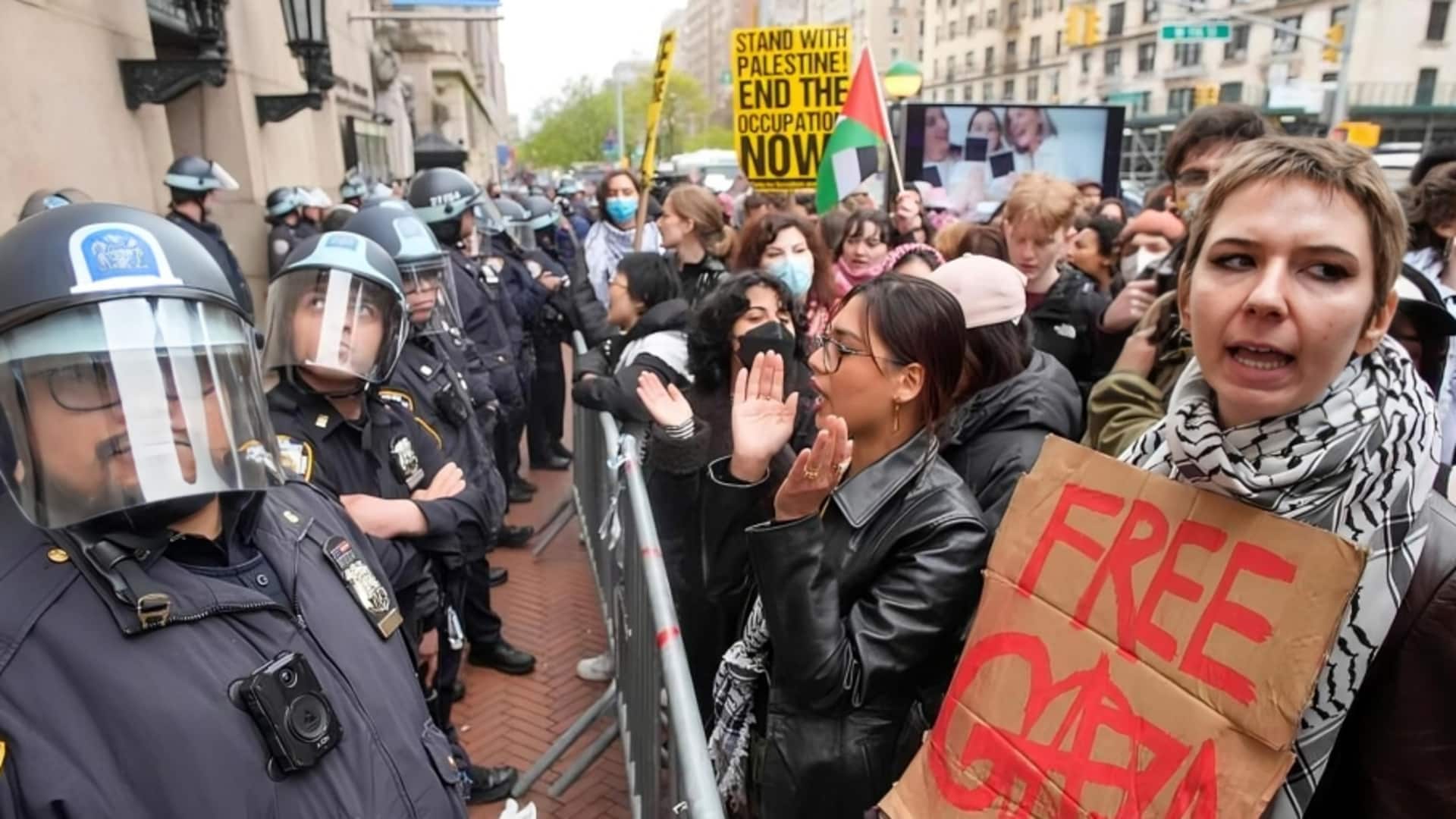 अमेरिका: फिलिस्तीन के समर्थन में विरोध-प्रदर्शन करने पर न्यूयॉर्क विश्वविद्यालय के 130 छात्र गिरफ्तार
