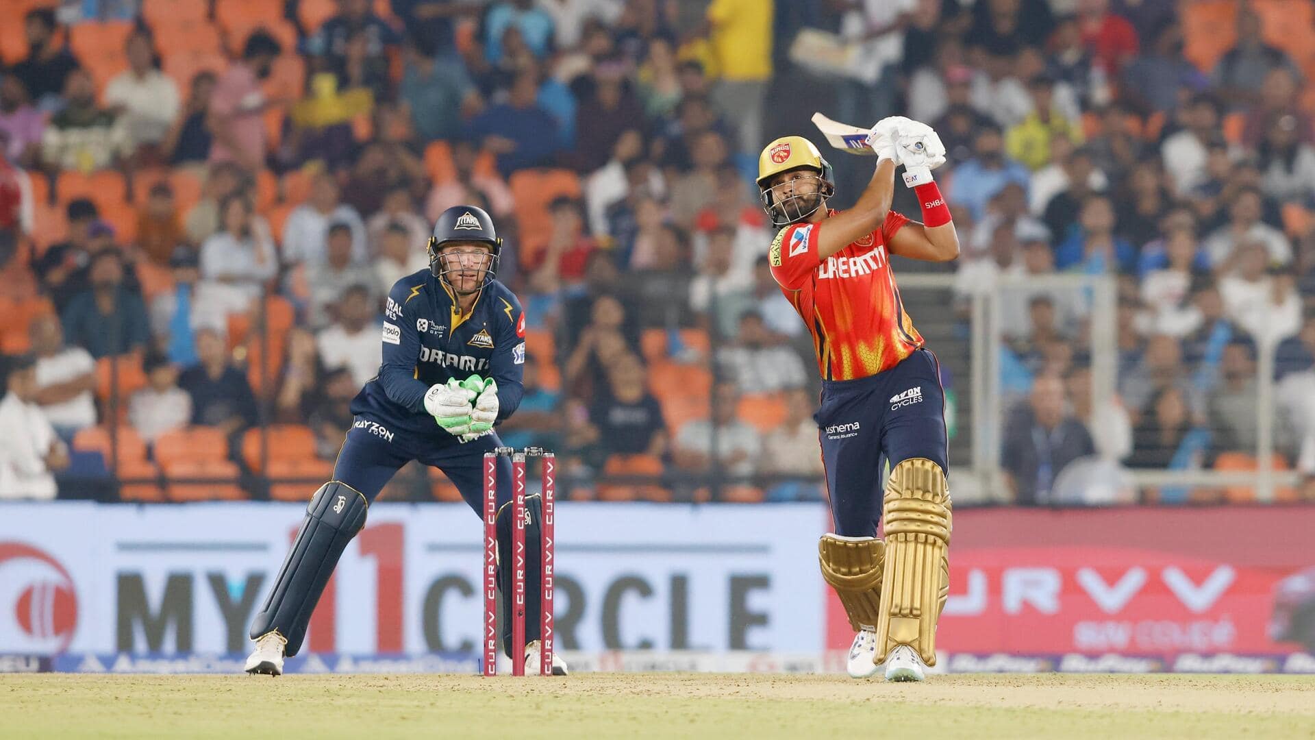 IPL के एक सीजन में बतौर कप्तान सबसे ज्यादा छक्के लगाने वाले बल्लेबाज  