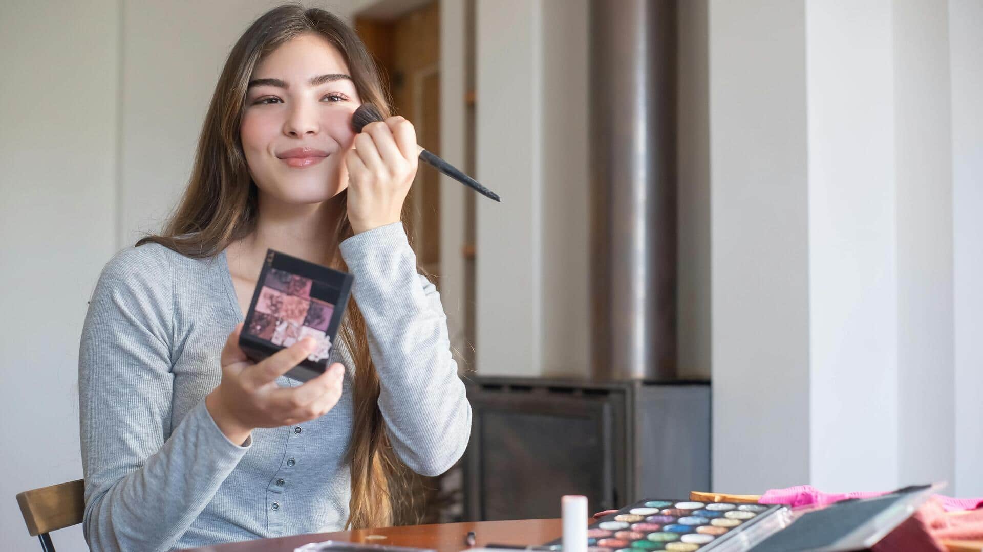 कामकाजी महिलाएं गर्मियों के दौरान इन 5 ब्यूटी टिप्स को अपनाएं, लगेंगी खूबसूरत