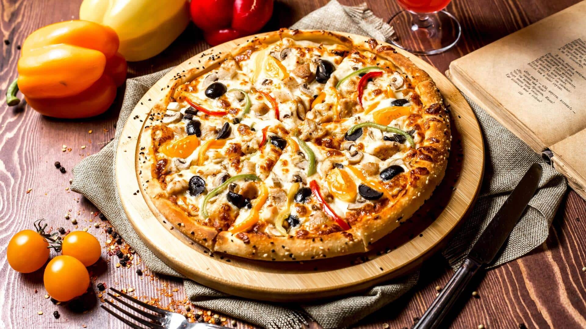 पहली बार कब बनाया गया था हम सबका पसंदीदा पिज्जा? जानिए इस व्यंजन की रोचक कहानी 