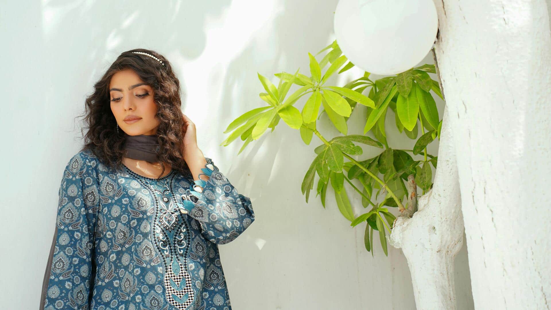 ऑफिस और कॉलेज के लिए कुर्ती को इस तरह से करें स्टाइल, लगेंगी बहुत खूबसूरत