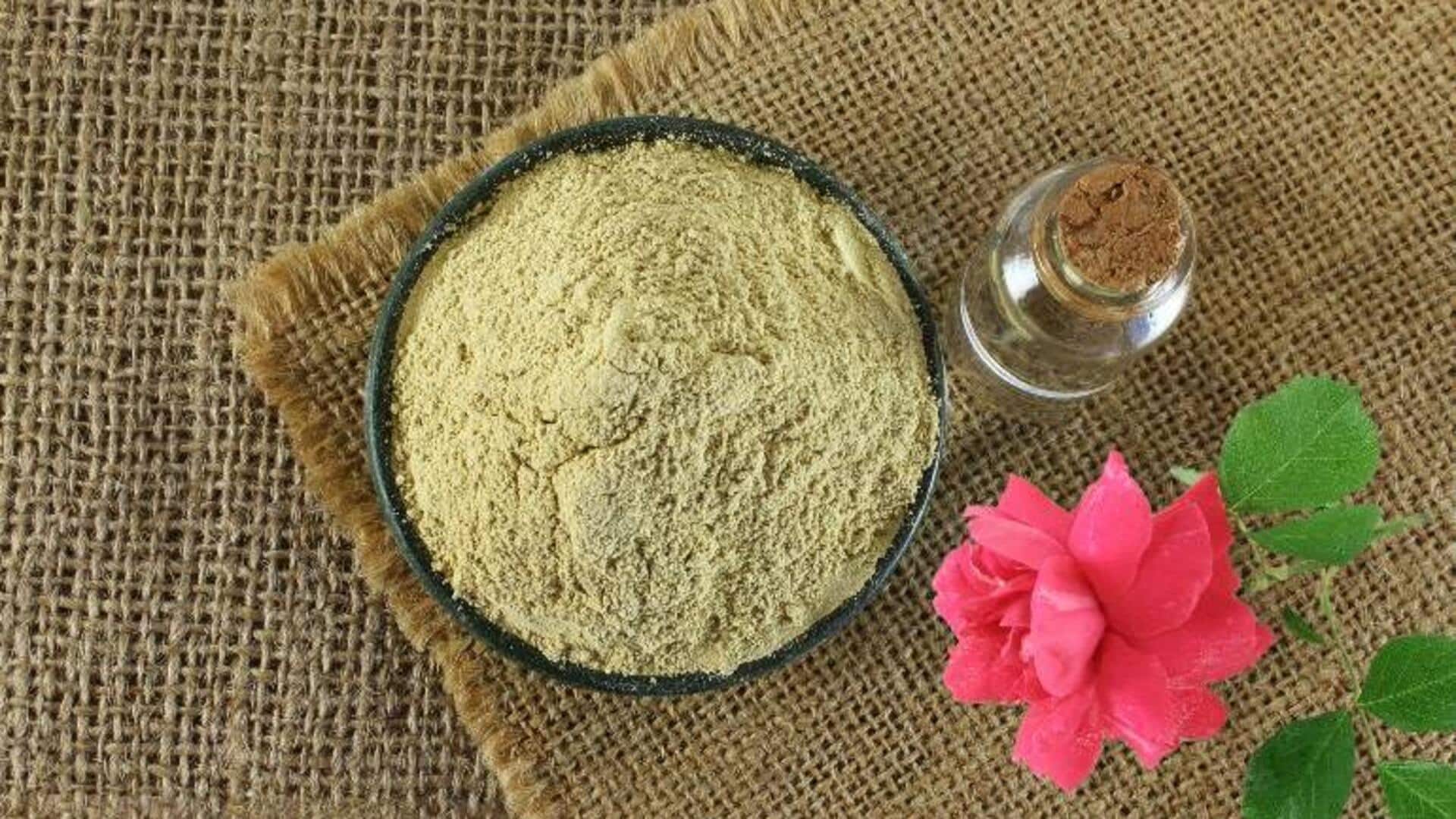 मुल्तानी मिट्टी से घर पर आसानी से बनाए जा सकते है ये 5 फेस पैक