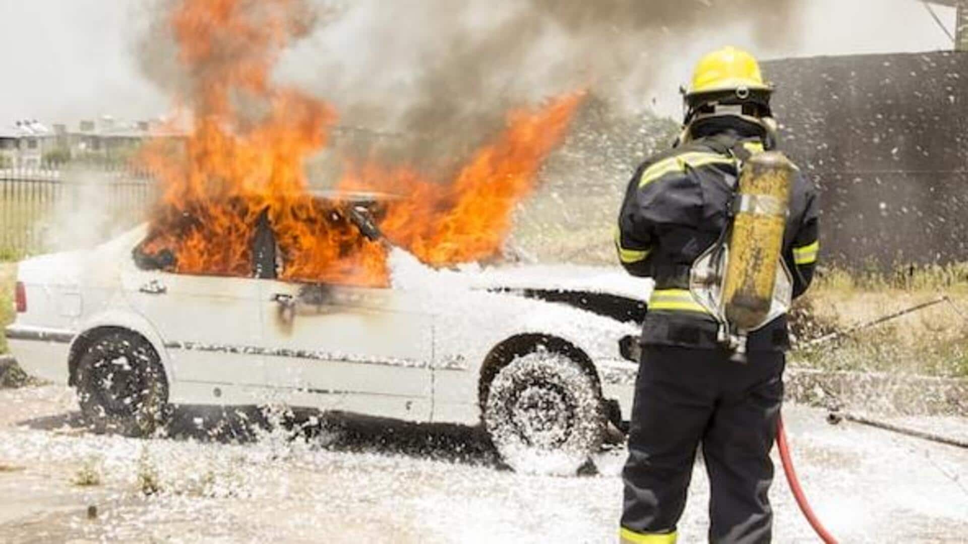 कार को आग से सुरक्षित रखने के ये तरीके होंगे कारगर, अनदेखी पड़ सकती है भारी