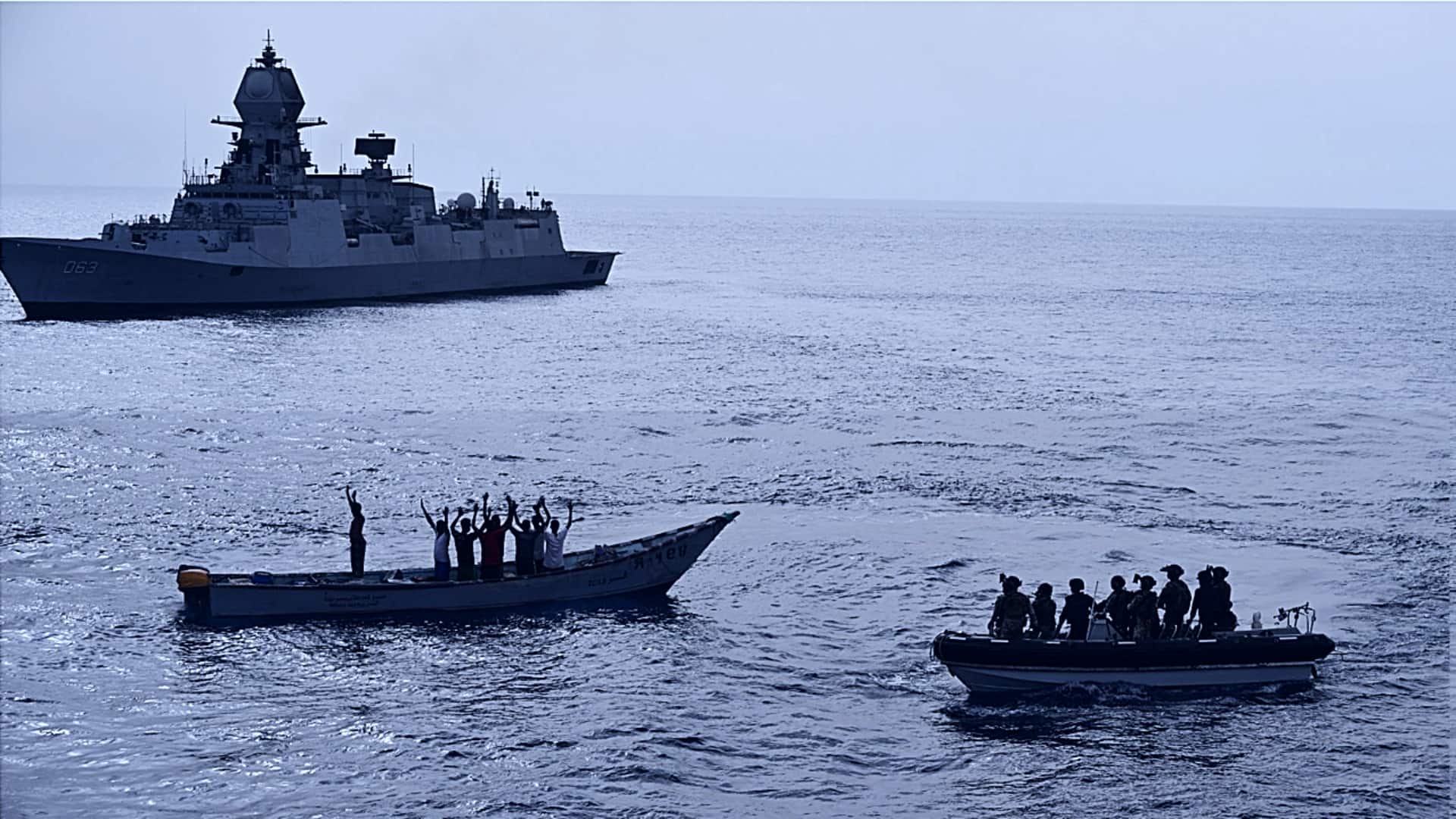 हिंद महासागर में मालवाहक जहाज पर समुद्री डकैती की कोशिश, INS कोलकाता ने किया नाकाम