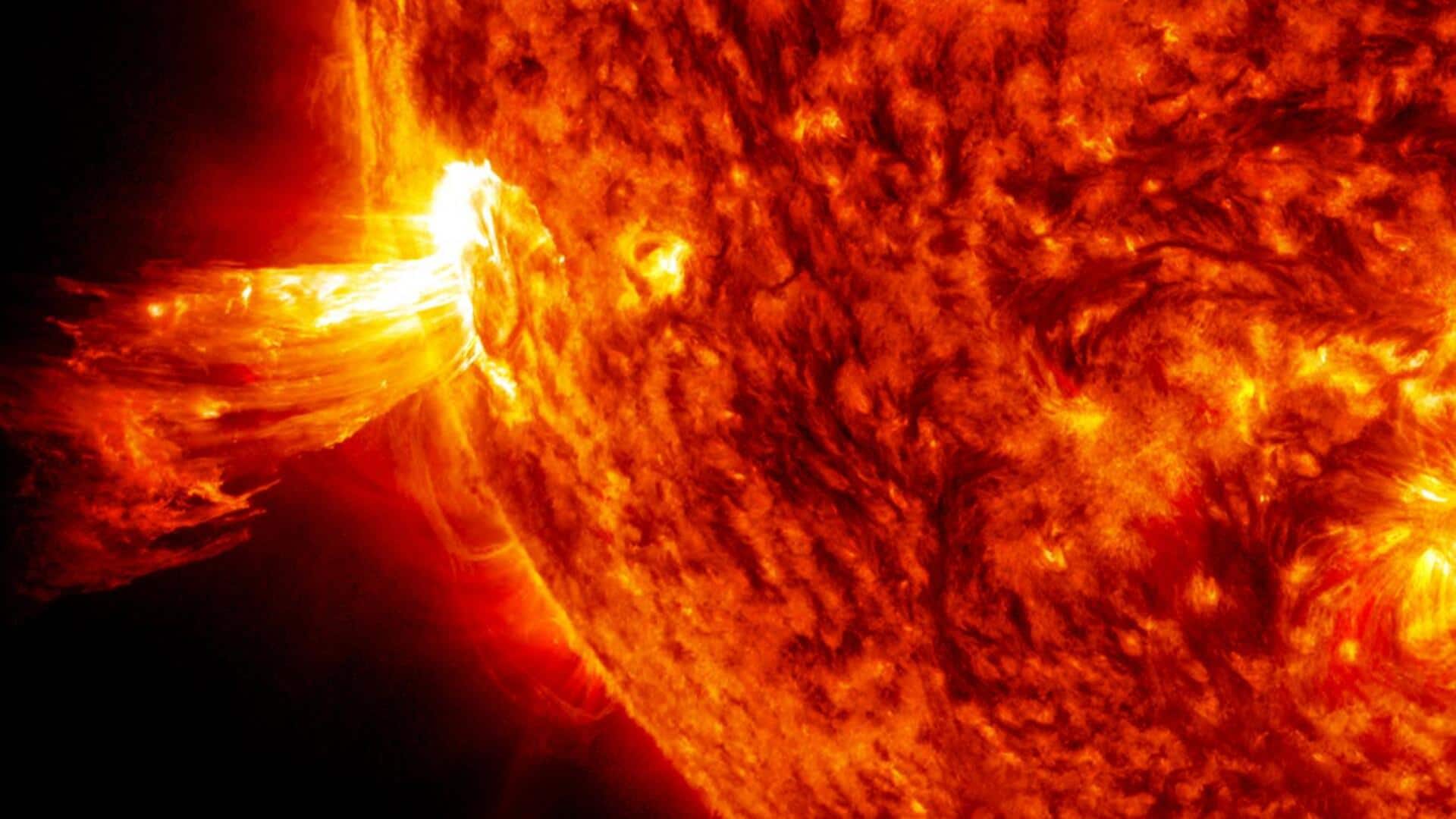आज पृथ्वी पर आ सकता है शक्तिशाली सौर तूफान, जानिए क्या है खतरा 