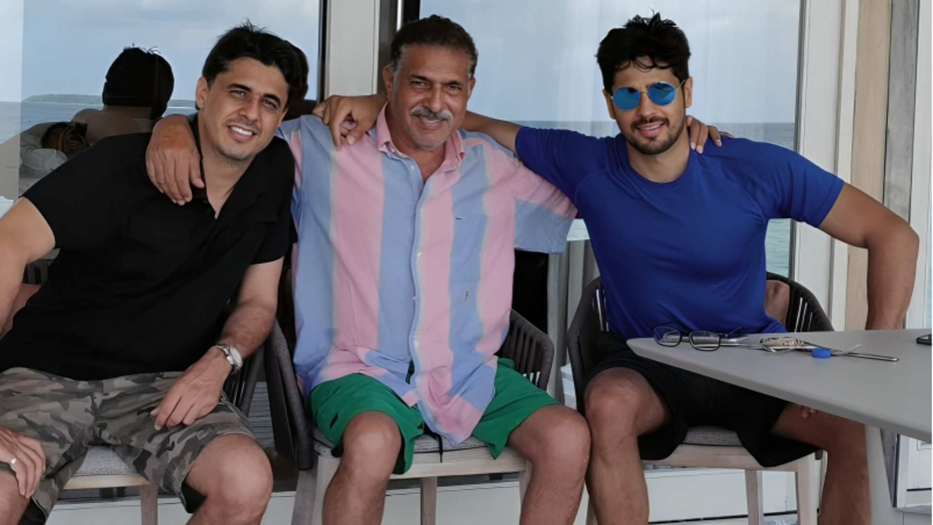 सिद्धार्थ मल्होत्रा पिता के निधन से टूटे, प्रियंका चोपड़ा समेत इन सितारों ने दी हिम्मत