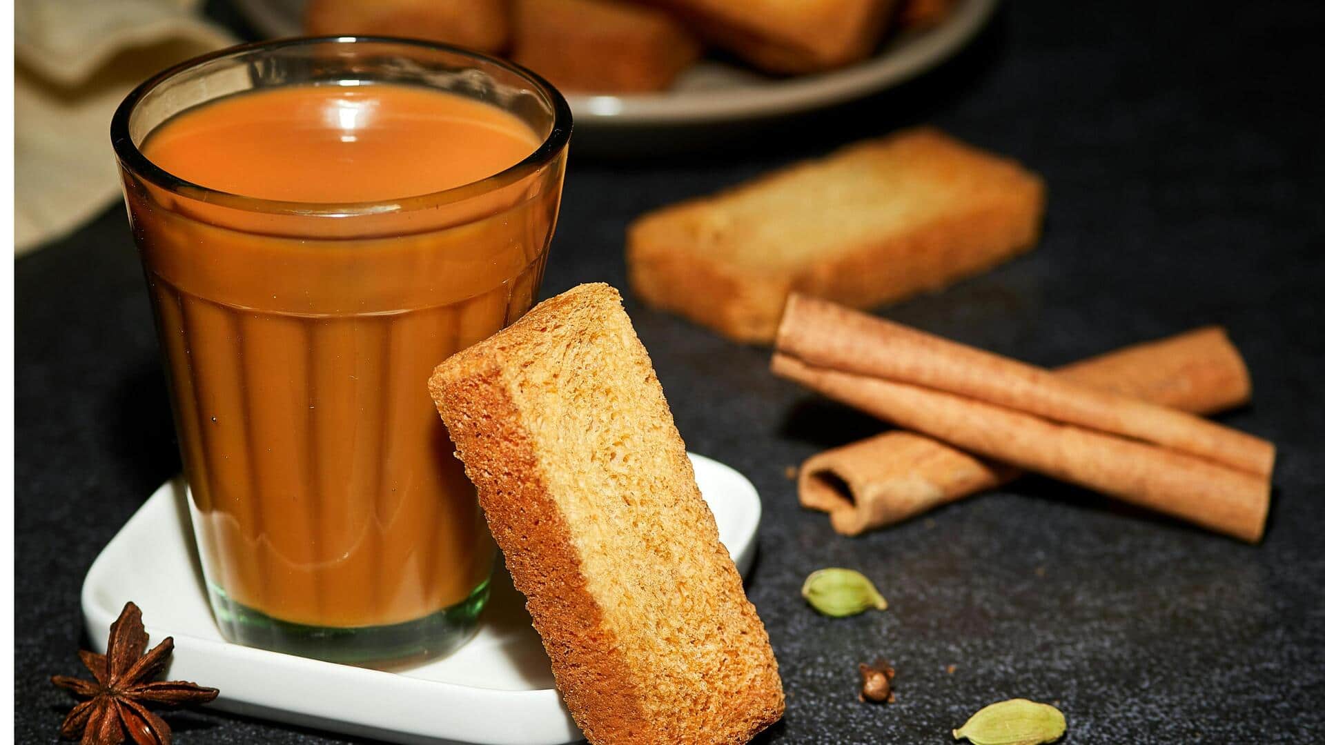 मसाला चाय में शामिल करें ये 5 मसाले, रोजाना पीने से मिल सकते हैं कई फायदे मसाला चाय में शामिल करें ये 5 मसाले, रोजाना पीने से मिल सकते हैं कई फायदे