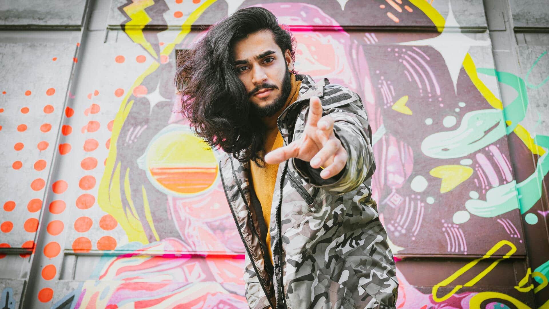 सर्दियों में बहुत आकर्षक लगती है कैमोफ्लेज जैकेट, पुरुष इन तरीकों से पहनकर लगेंगे हैंडसम