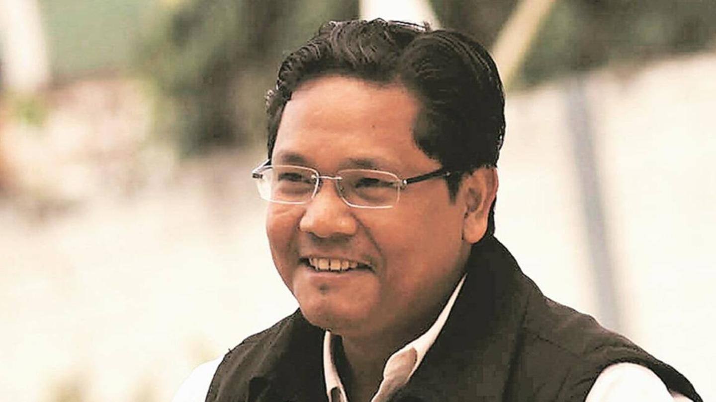 मुख्यमंत्री के आवास पर फेंका गया पेट्रोल बम मुख्यमंत्री के आवास पर फेंका गया पेट्रोल बम