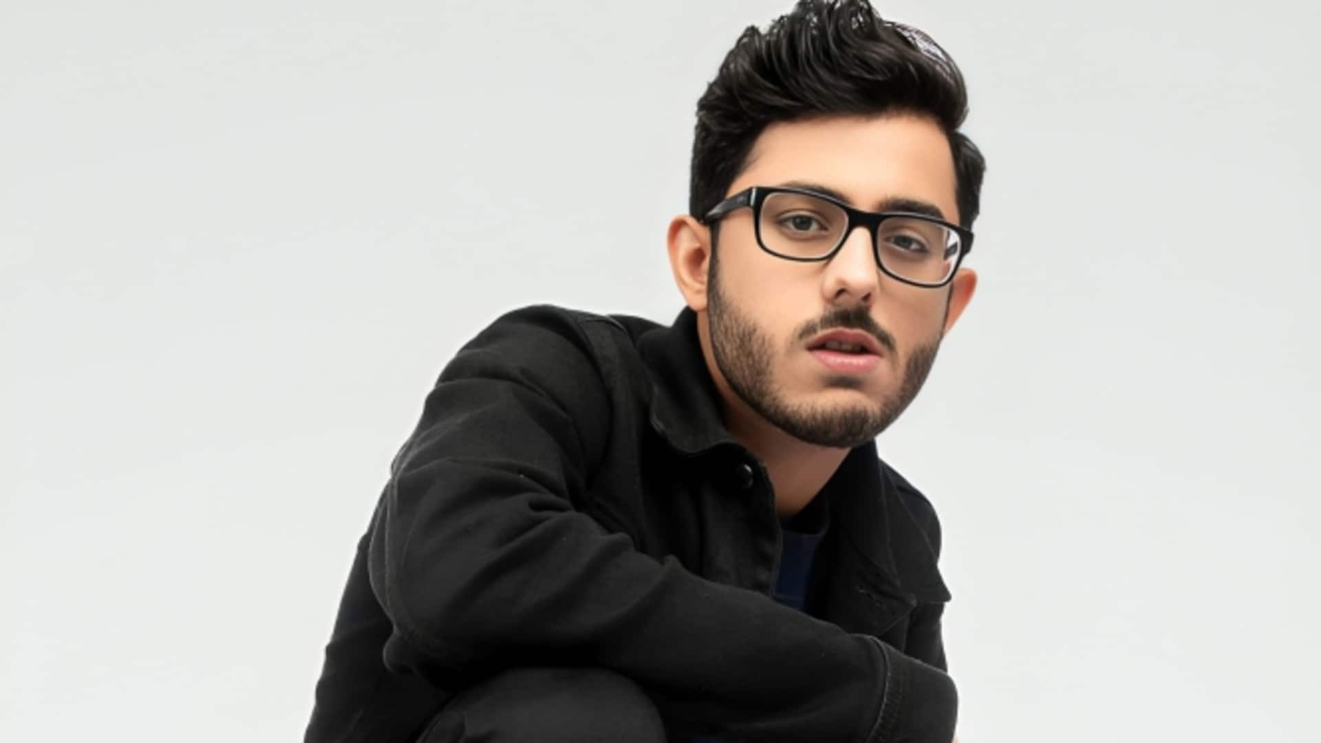 करण जौहर का मजाक उड़ाना कैरी मिनाटी को पड़ा भारी, मुंबई कोर्ट ने दिया सख्त आदेश