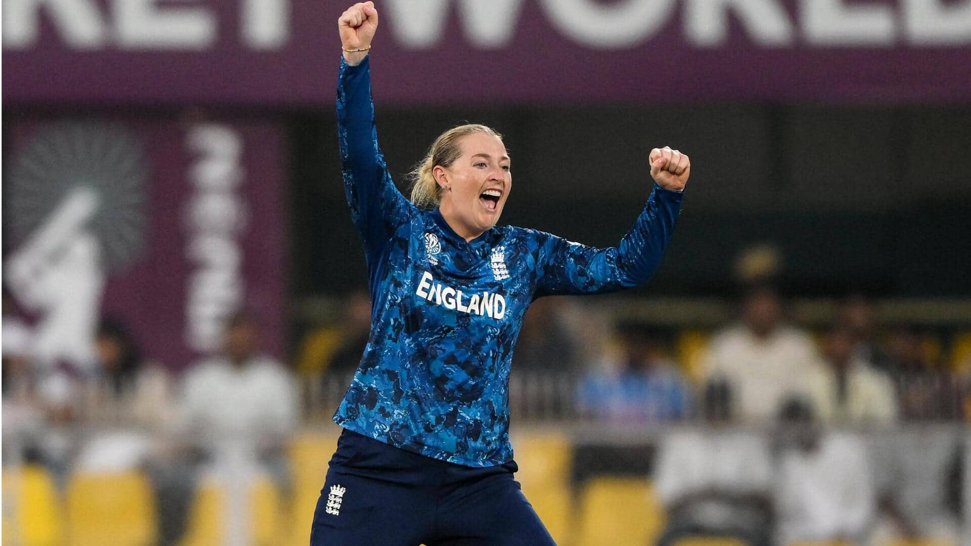 वनडे विश्व कप 2025: सोफी एक्लेस्टोन ने पहले सेमीफाइनल में लिए 4 विकेट, हासिल की उपलब्धि