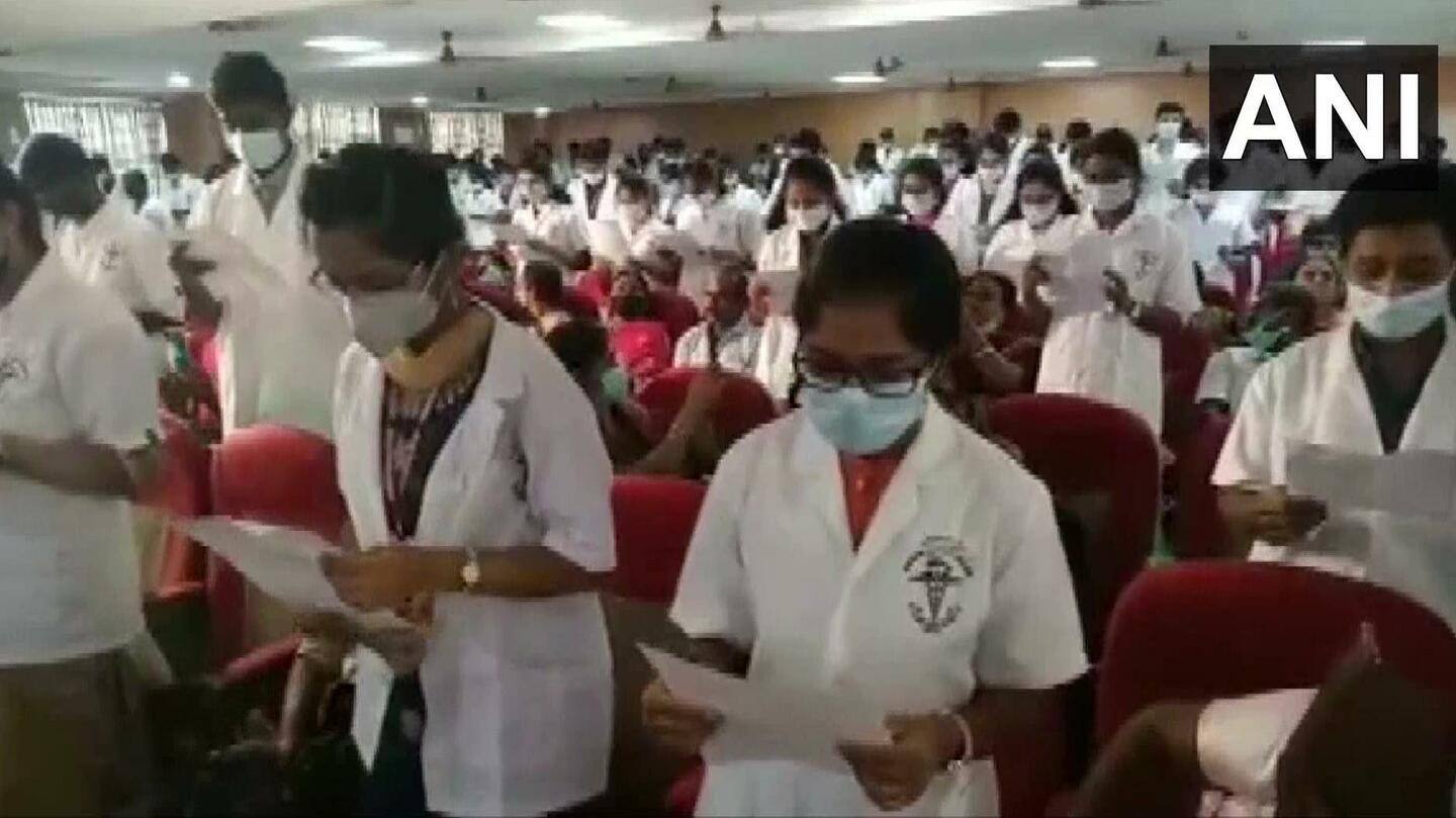 तमिलनाडु: MBBS छात्रों ने हिप्पोक्रेटिक शपथ के बदले ली महर्षि चरक शपथ, डीन का हुआ तबादला