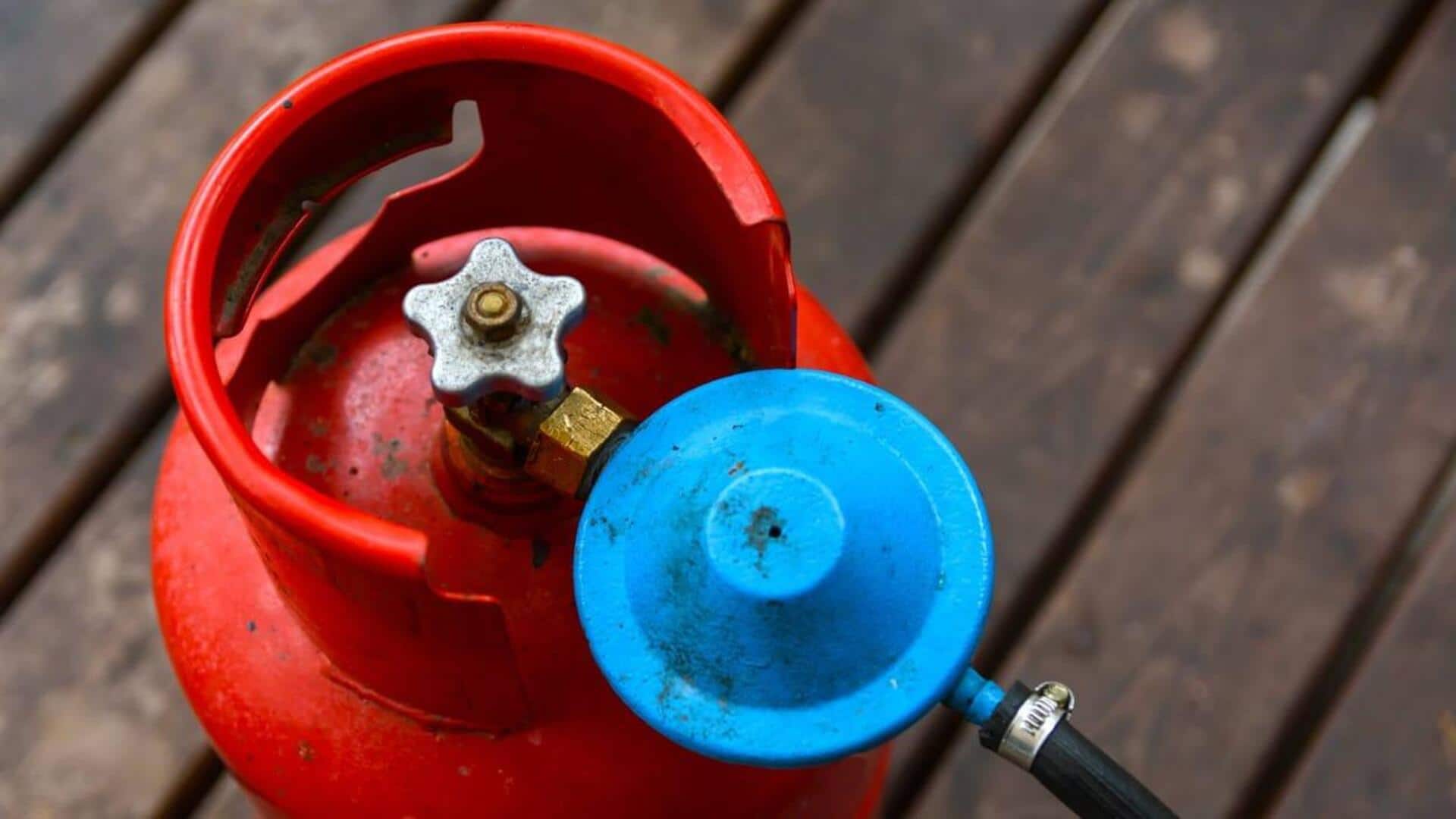 रसोई गैस की बचत करने में मदद कर सकते हैं ये स्मार्ट टिप्स