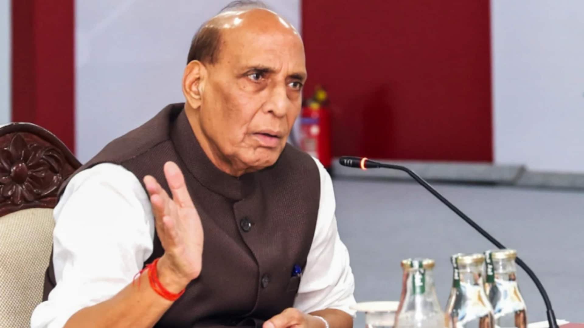 राजनाथ सिंह बोले- छात्रों को राजनीतिक हथियार बनाया जा रहा, संसद में चर्चा करें