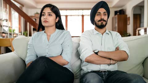 शक करने की आदत को बदलने के लिए अपनाएं ये टिप्स, मजबूत रहेगा आपका रिश्ता