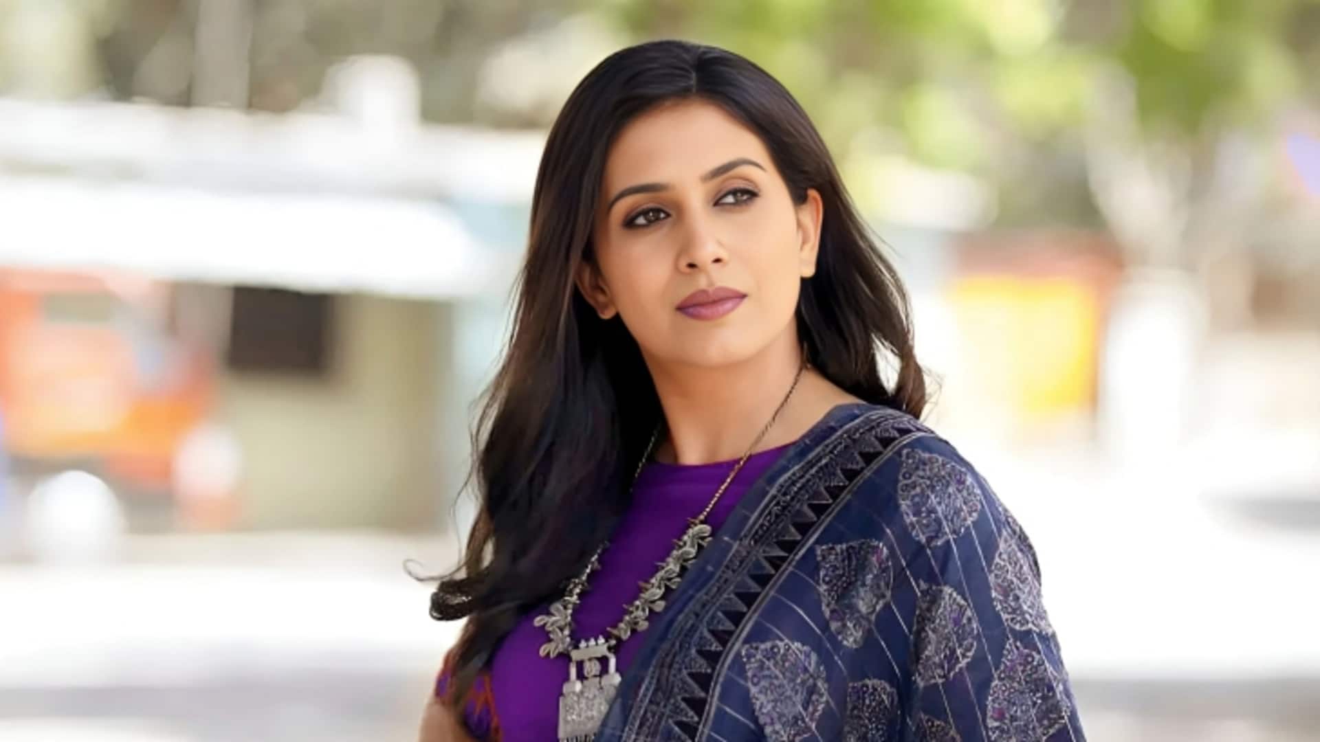 सोनाली कुलकर्णी 5 घंटे के भीषण जाम में हुईं बेहाल, पुलिस के रवैये पर उठाए सवाल