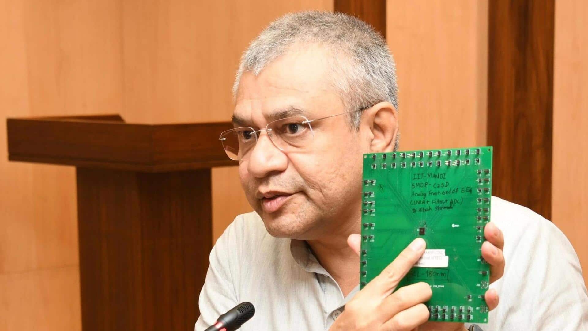 रेल में ज्यादा सामान ले जाने पर कोई जुर्माना नहीं, रेल मंत्री ने बताई फर्जी खबर