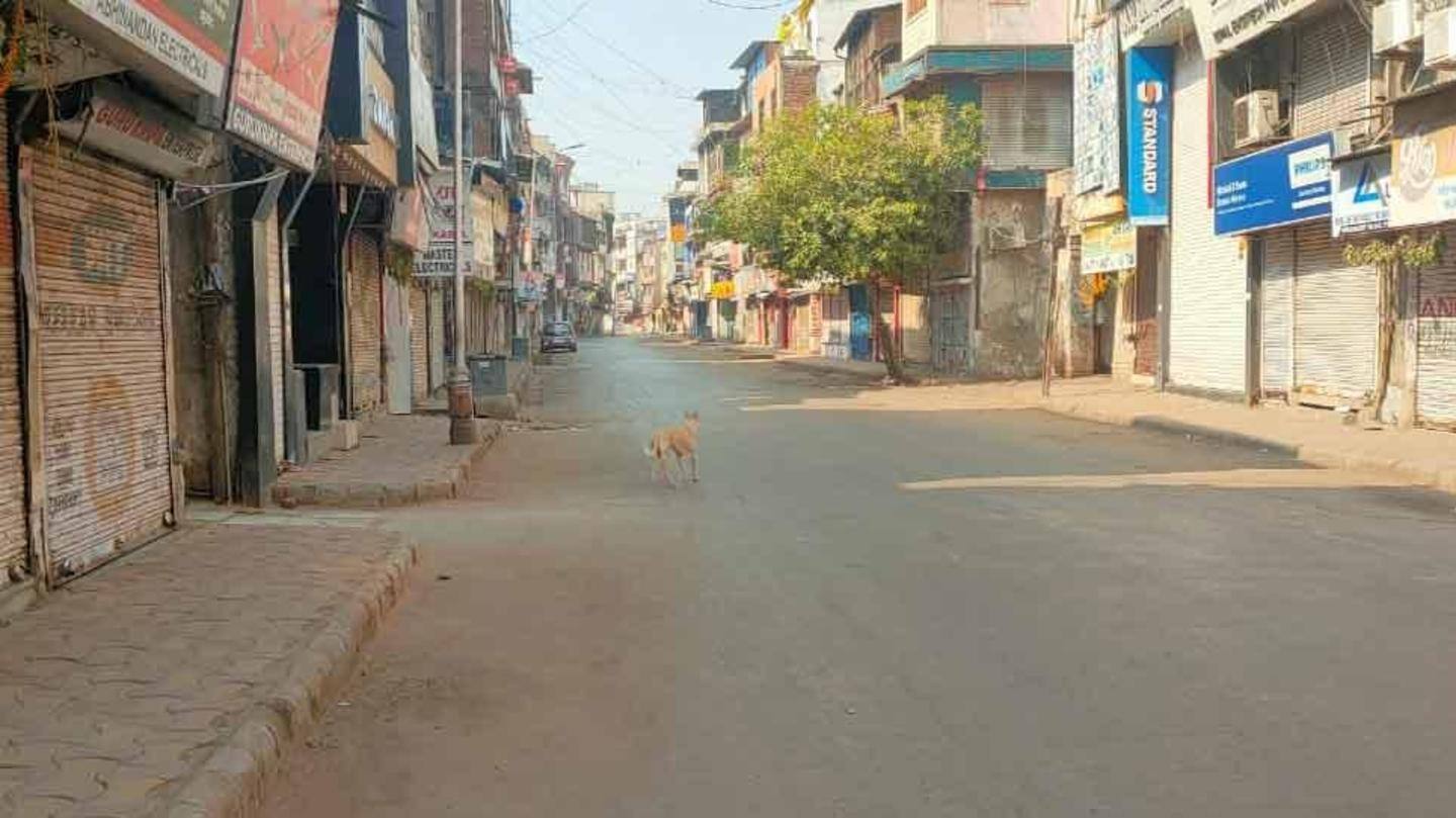 जिला कलक्टर ने दिए कर्फ्यू और इंटरनेट बंदी के आदेश जिला कलक्टर ने दिए कर्फ्यू और इंटरनेट बंदी के आदेश