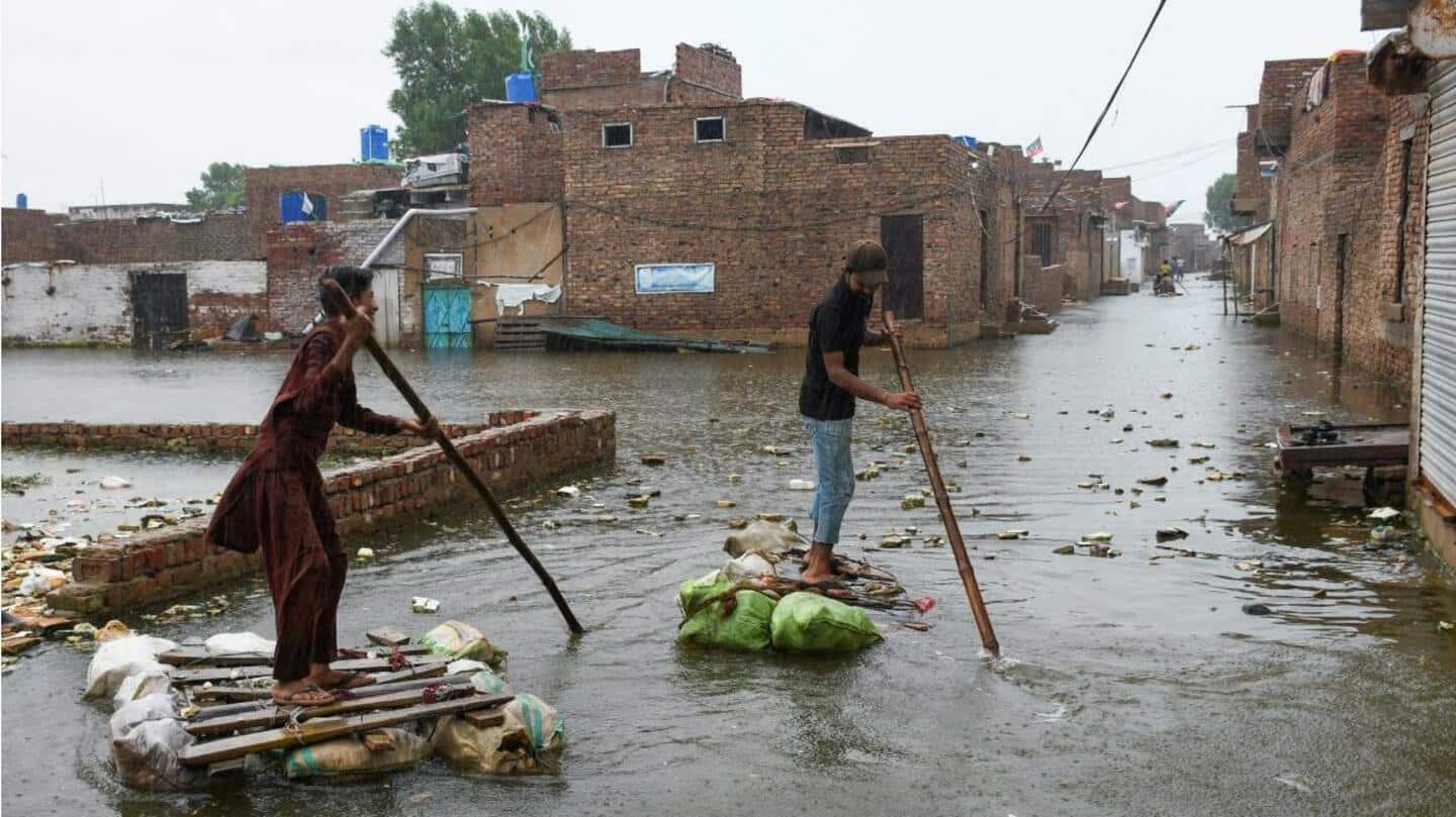 पाकिस्तान में बाढ़ का कहर, अब तक 982 की मौत और 1,456 घायल