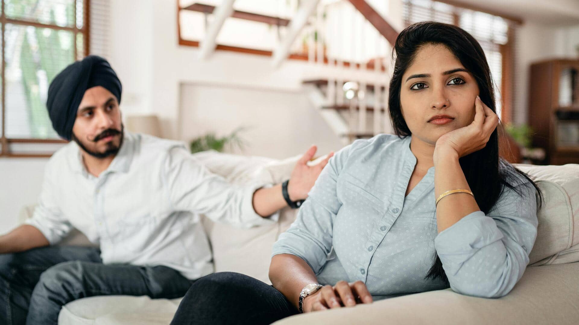 क्या आपका साथी आपके साथ खुश नहीं है? इन संकेतों से लगाएं पता क्या आपका साथी आपके साथ खुश नहीं है? इन संकेतों से लगाएं पता