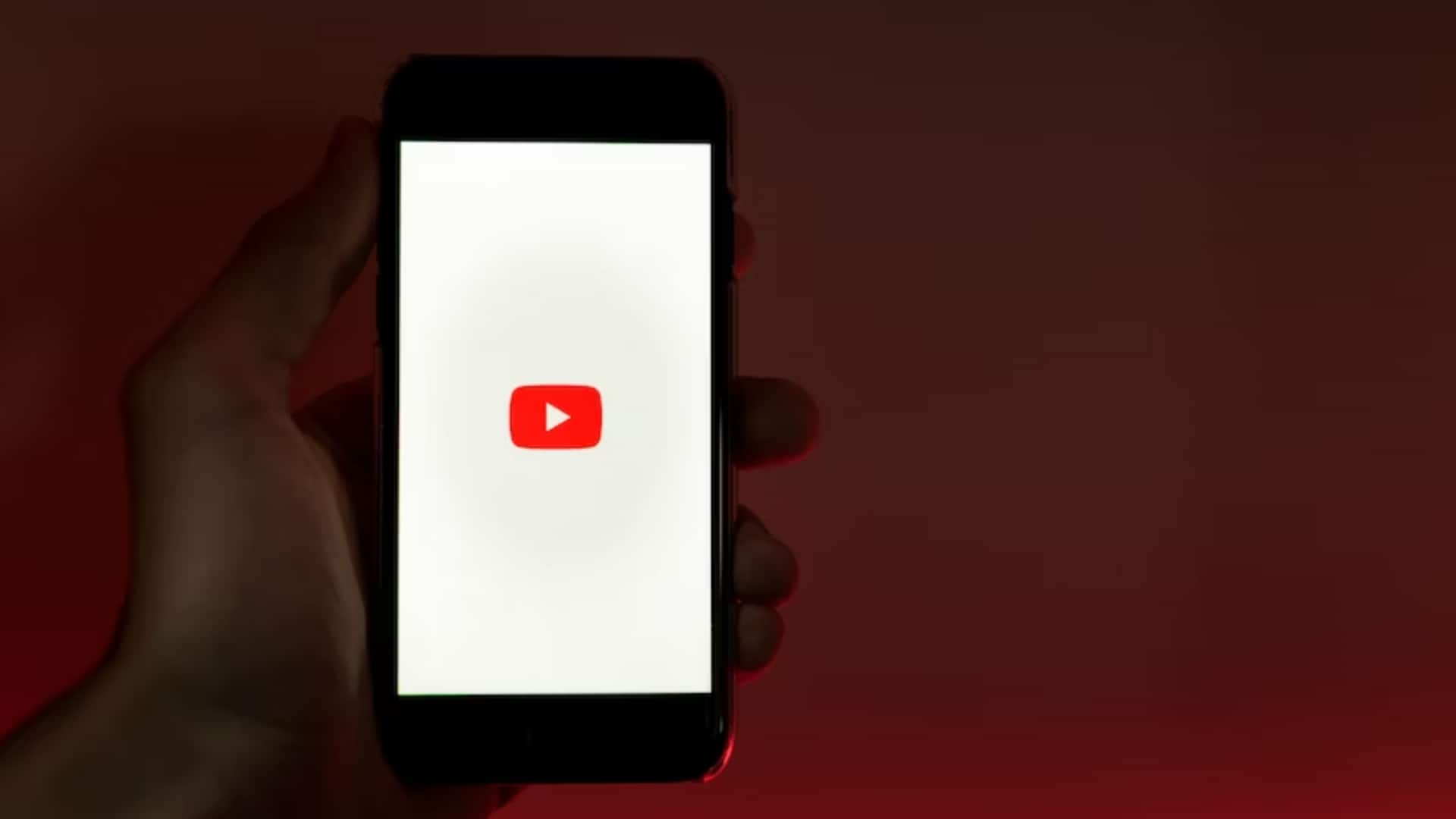 यूट्यूब का वीडियो सुझाव बच्चों को बंदूक से जुड़े वीडियो की तरफ धकेल रहा - रिपोर्ट