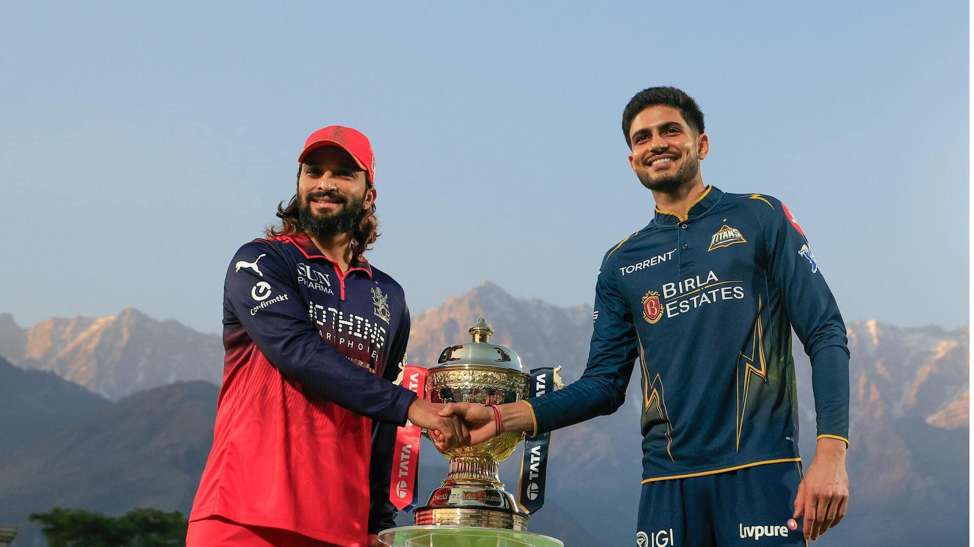IPL 2026, फाइनल: RCB ने GT के खिलाफ टॉस जीतकर चुनी गेंदबाजी, जानिए प्लेइंग इलेवन 