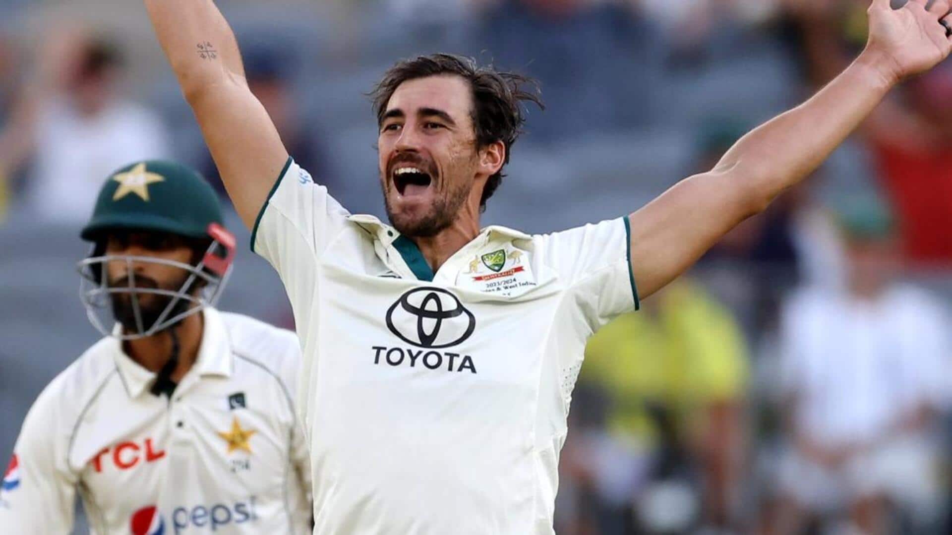 ऑस्ट्रेलिया बनाम पाकिस्तान: मिचेल स्टार्क ने टेस्ट में 19वीं बार झटके 4 विकेट, जानिए उनके आंकड़े